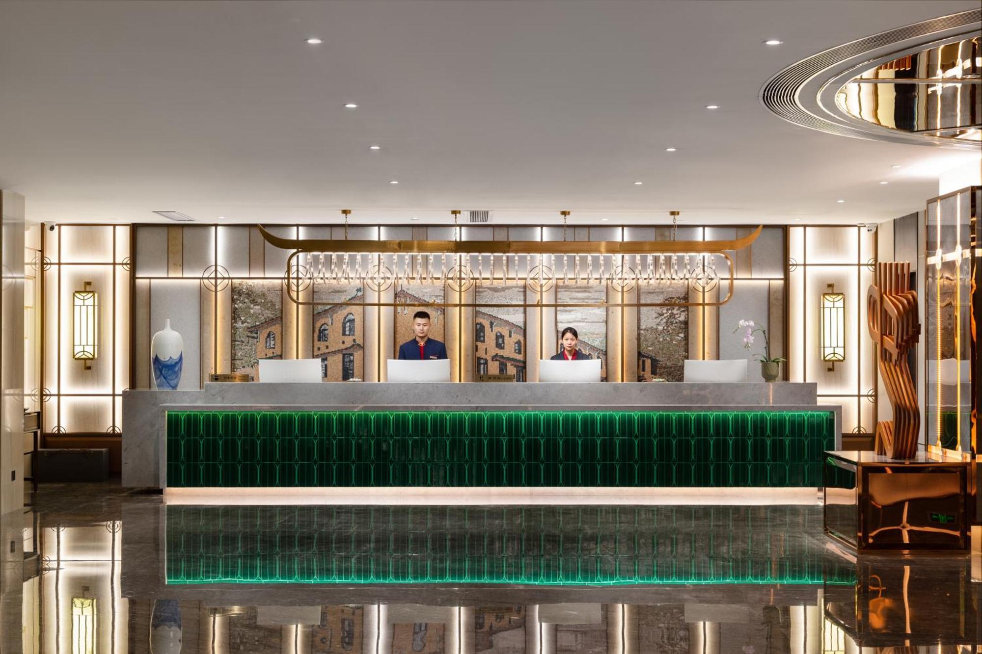 Wogo Yuanbao Hotel-zhujiang New Town-free Fair Shuttle Bus & Overseas Buyer Registration Services