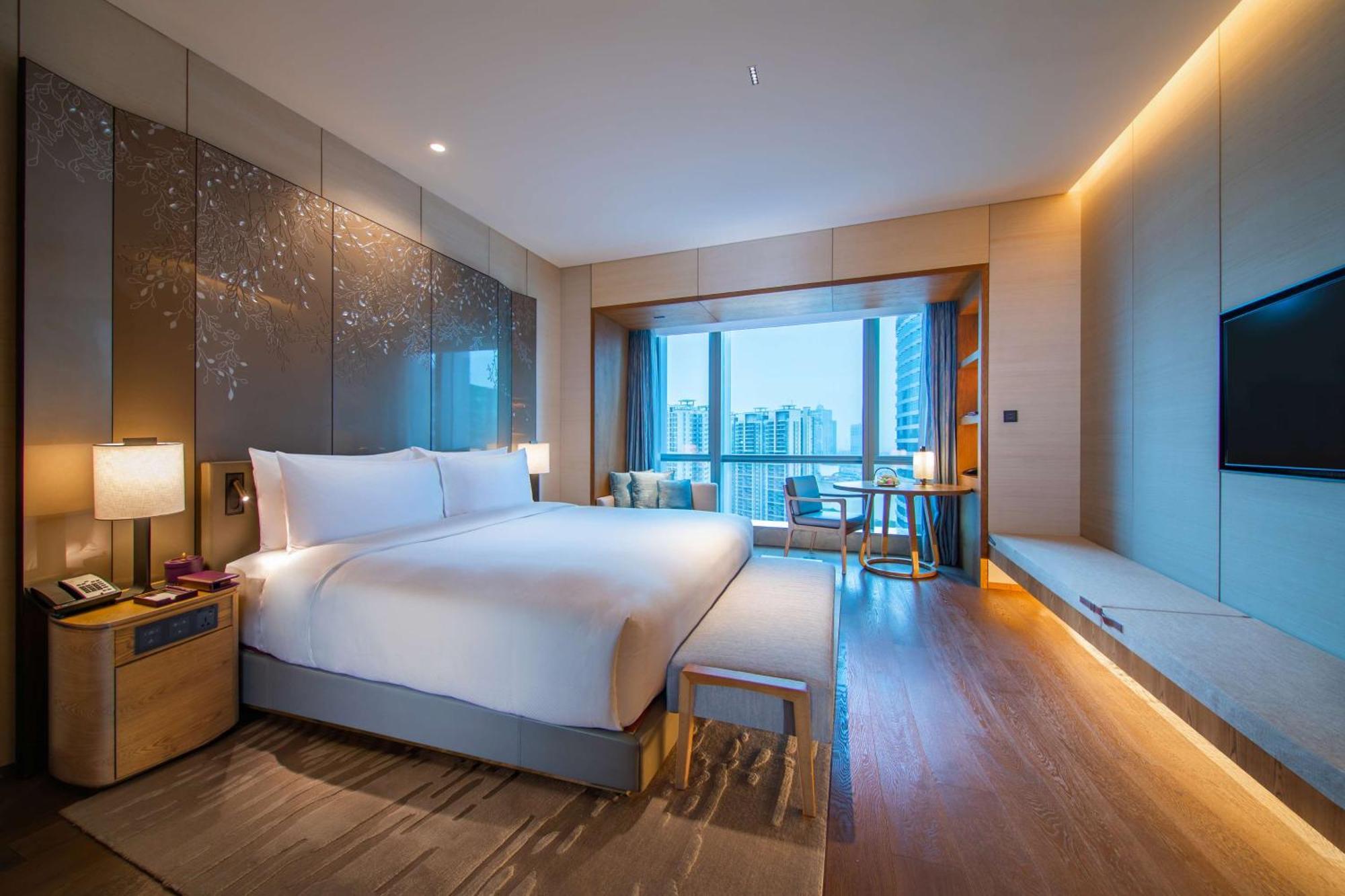 Hotel Conrad - Free Shuttle Between And Exhibition Center During Fair & Exhibitor Registration Counter 5*
