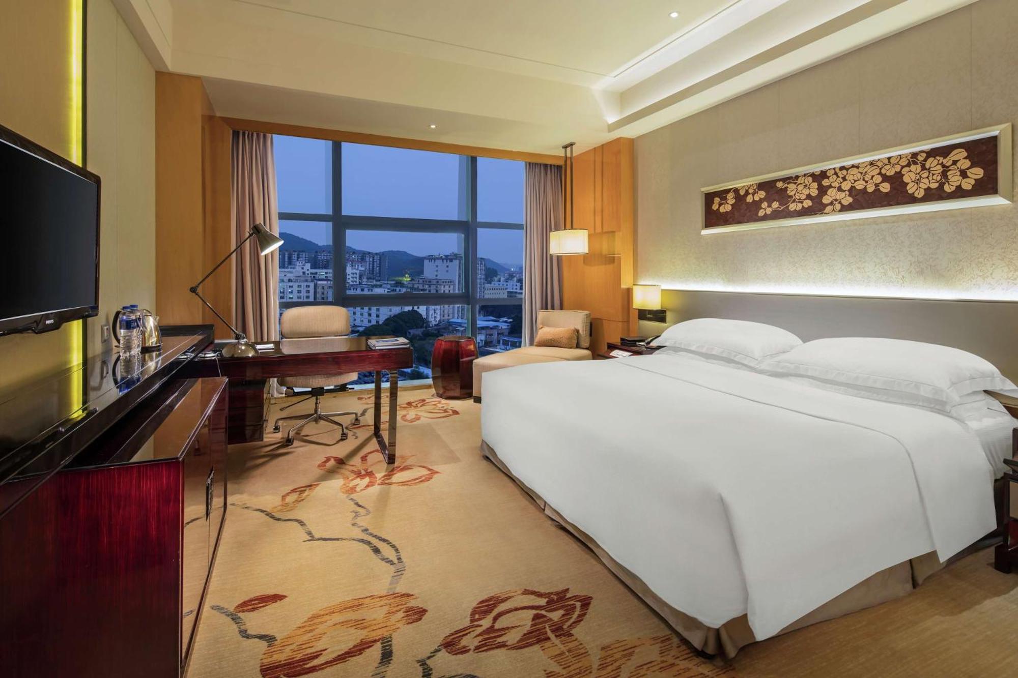 Hilton Baiyun - Free Shuttle For Fair Period, Close To Luhu Golf Club & Leather Market Hotel 5*