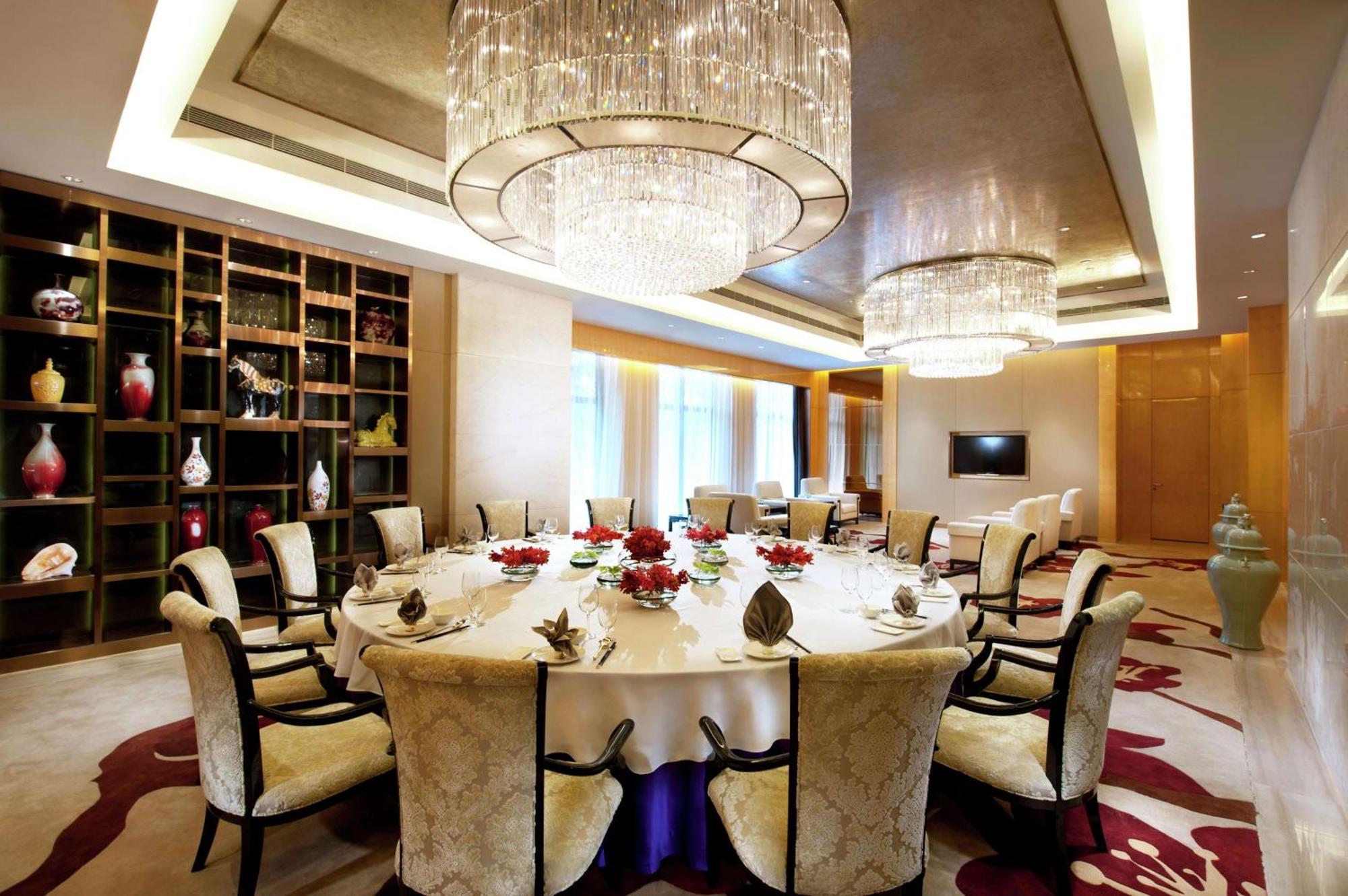 Hotel Hilton Baiyun - Free Shuttle For Fair Period, Close To Luhu Golf Club & Leather Market Guangzhou