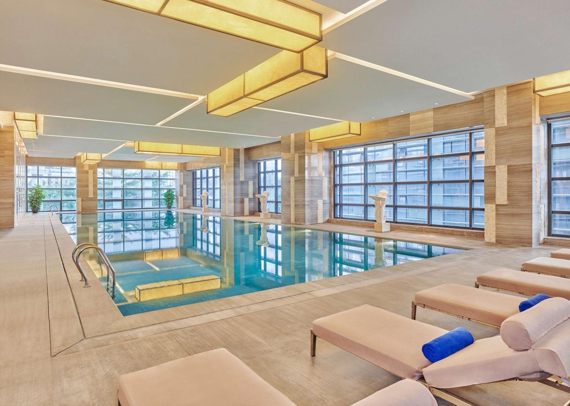 Hotel Hilton Baiyun - Free Shuttle For Fair Period, Close To Luhu Golf Club & Leather Market 5*