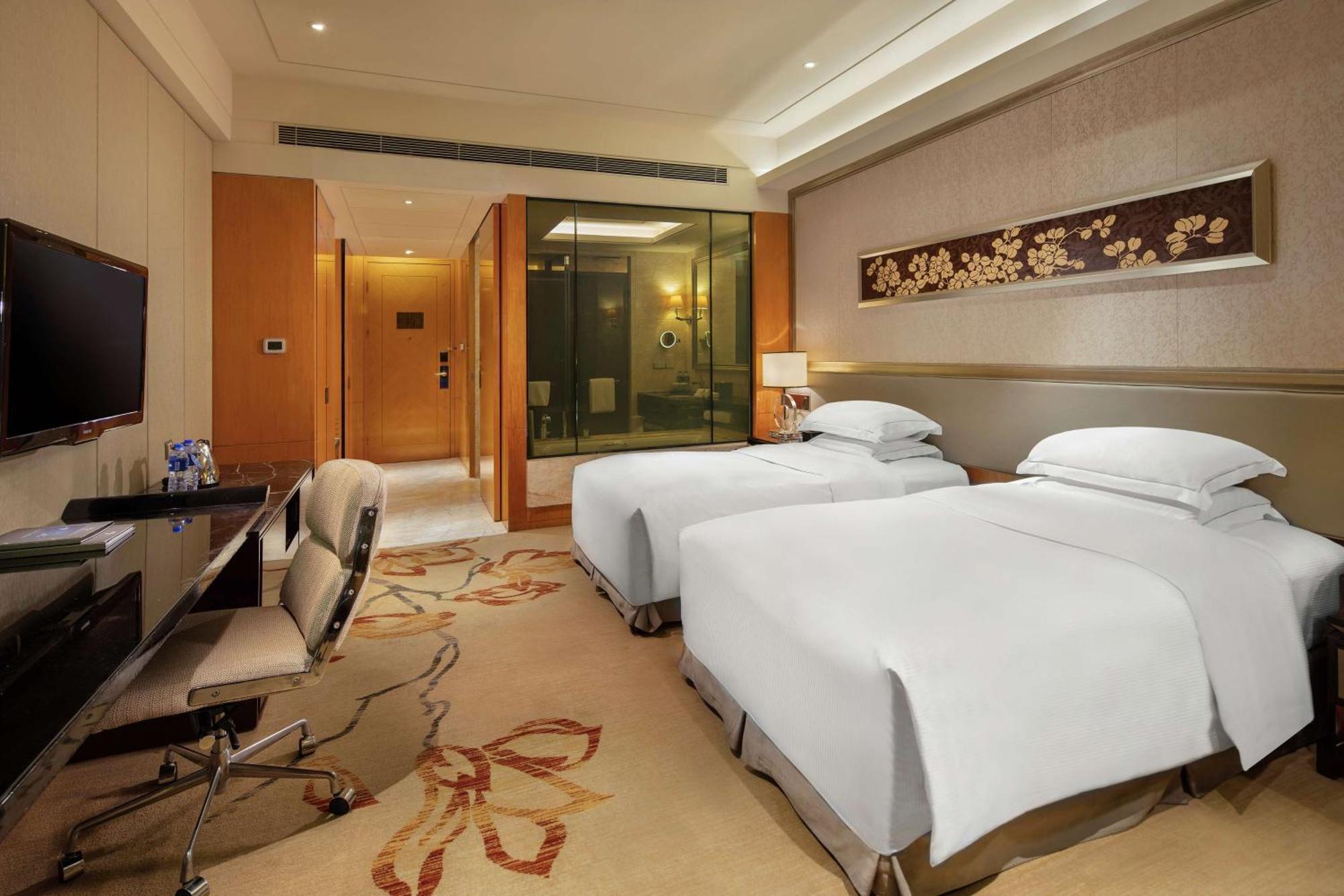 Hilton Baiyun - Free Shuttle For Fair Period, Close To Luhu Golf Club & Leather Market 5* Guangzhou