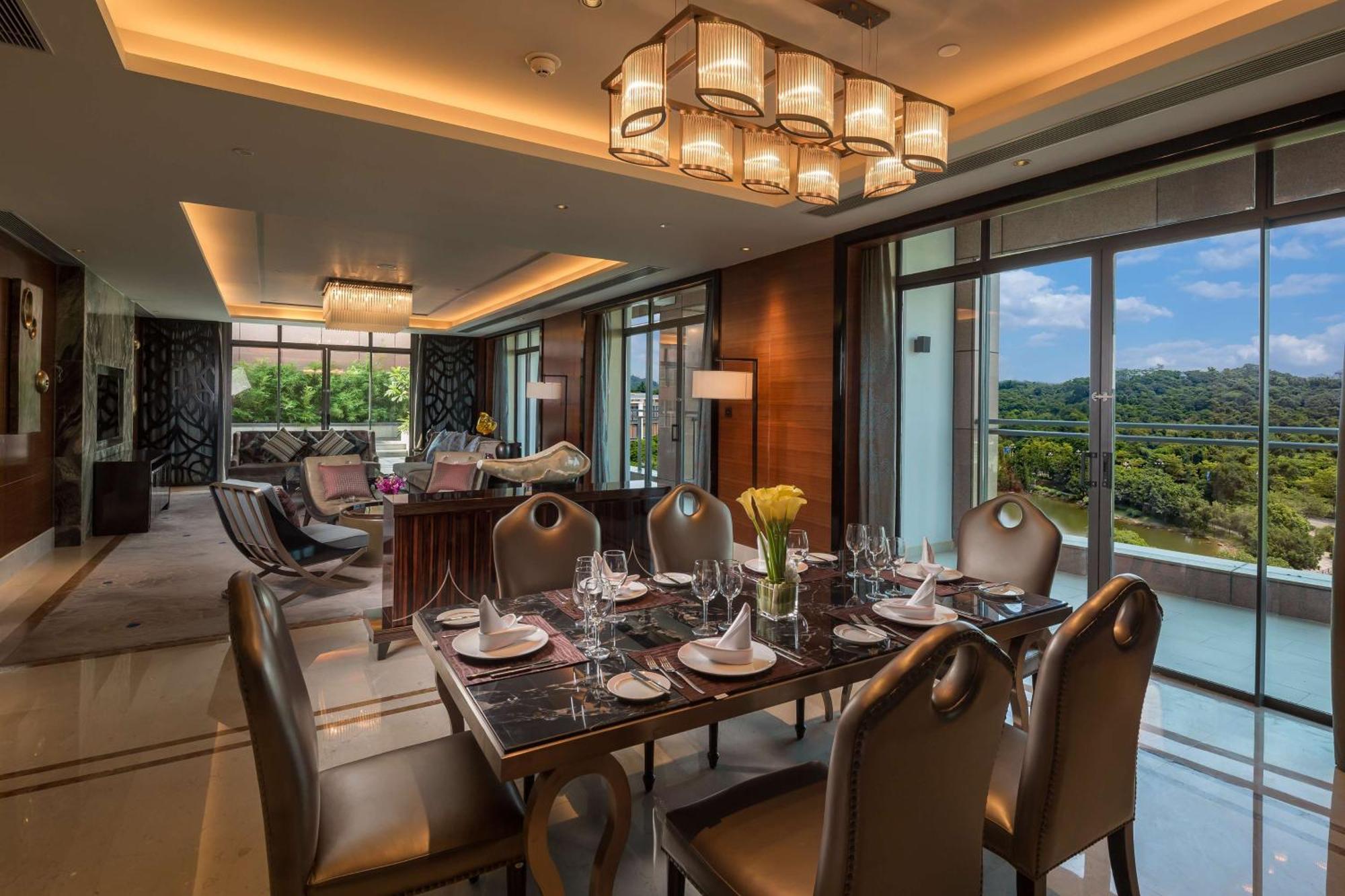 Doubletree By Hilton Science City-free Shuttle Bus Service During Fair Period Hotel 5*