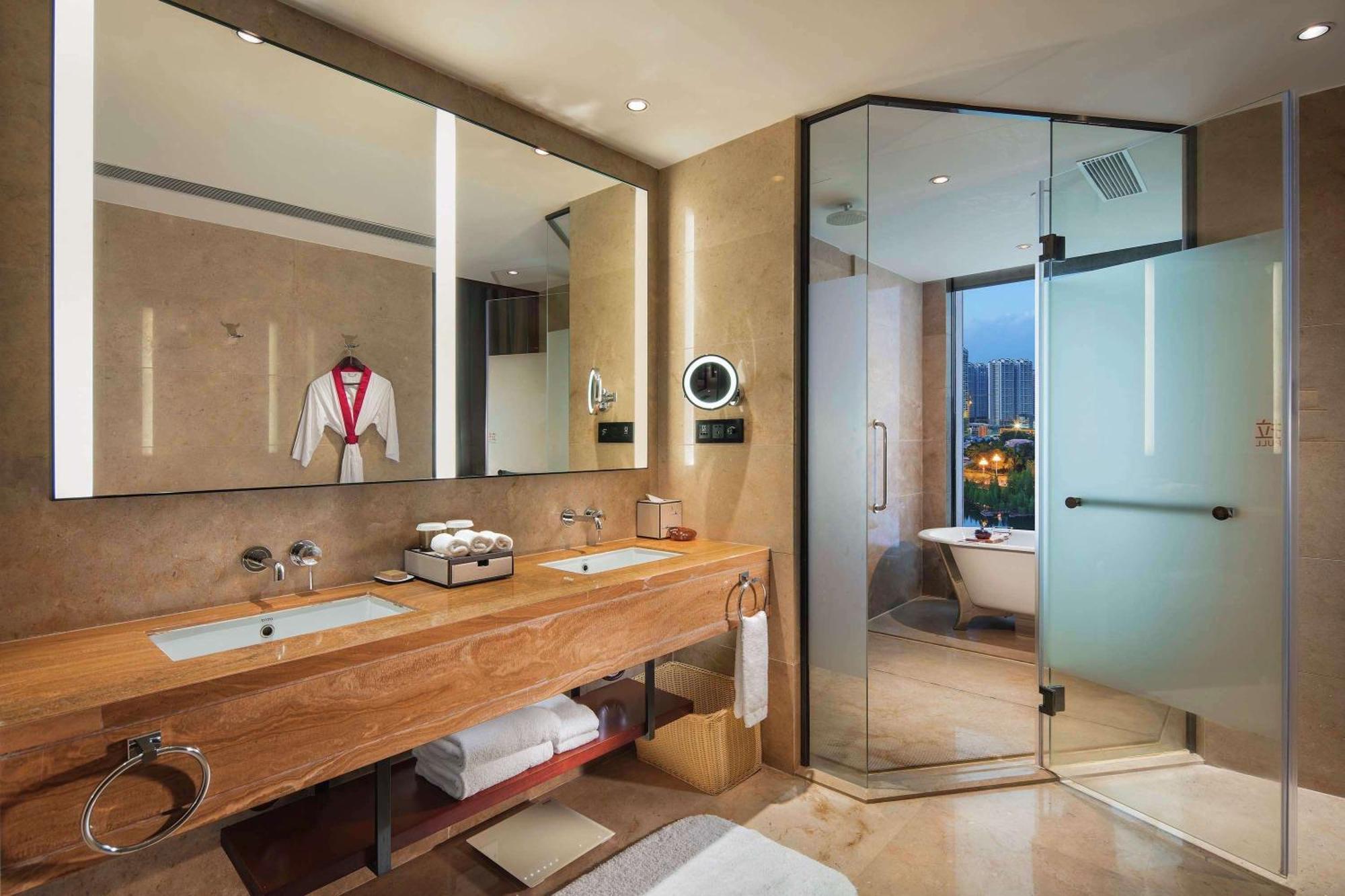 Hotel Doubletree By Hilton Science City-free Shuttle Bus Service During Fair Period Guangzhou