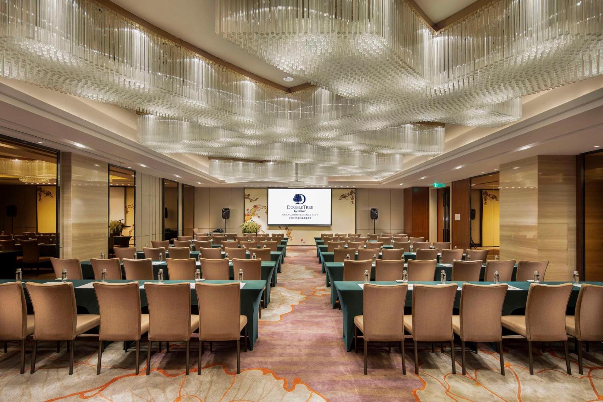 Doubletree By Hilton Science City-free Shuttle Bus Service During Fair Period Guangzhou