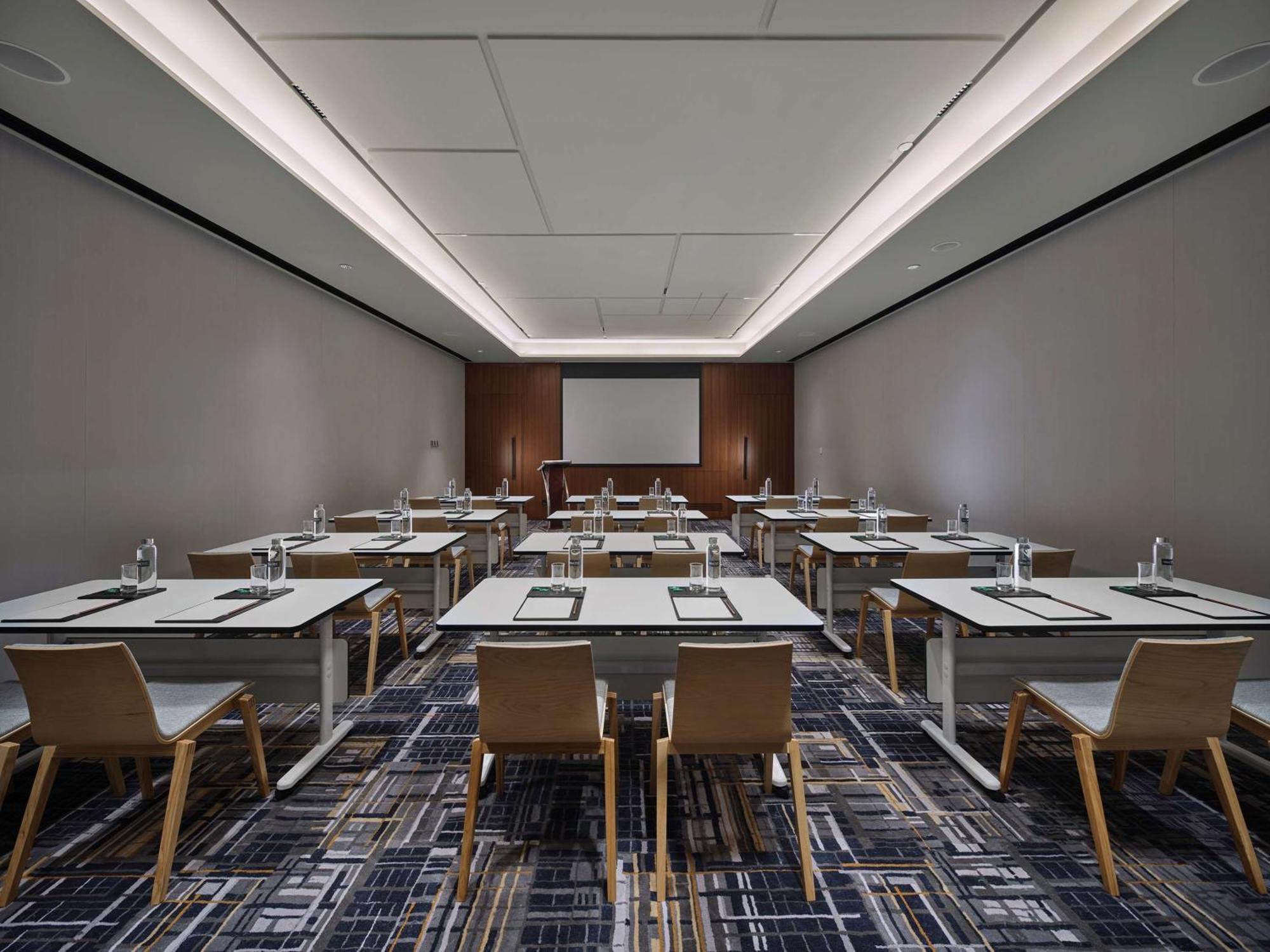 Hotel Hilton Garden Inn Guangzhou Tianhe - Free Shuttle Bus To Pazhou During Canton Fair Period And Buyers Registration Counter Available Guangzhou