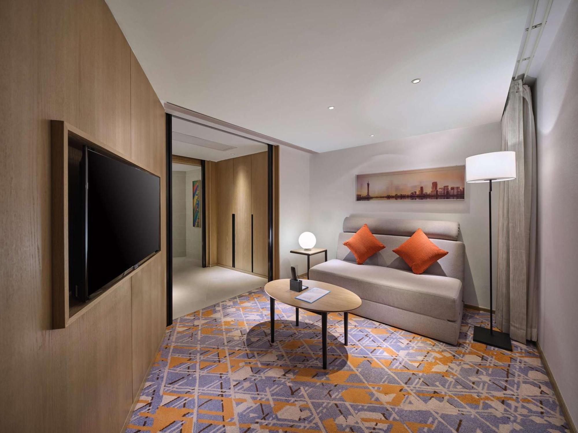 Hilton Garden Inn Guangzhou Tianhe - Free Shuttle Bus To Pazhou During Canton Fair Period And Buyers Registration Counter Available Hotel