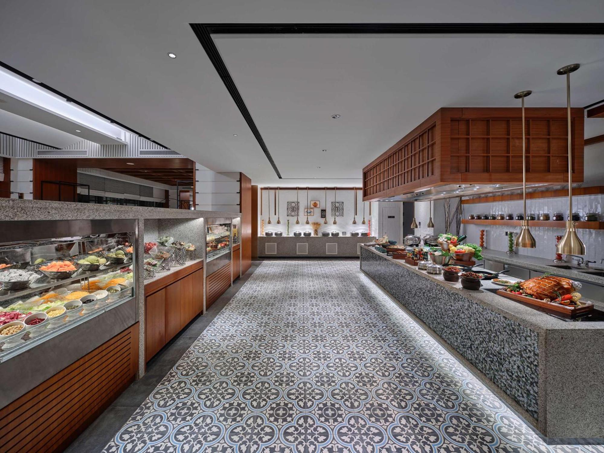 Hilton Garden Inn Guangzhou Tianhe - Free Shuttle Bus To Pazhou During Canton Fair Period And Buyers Registration Counter Available Guangzhou