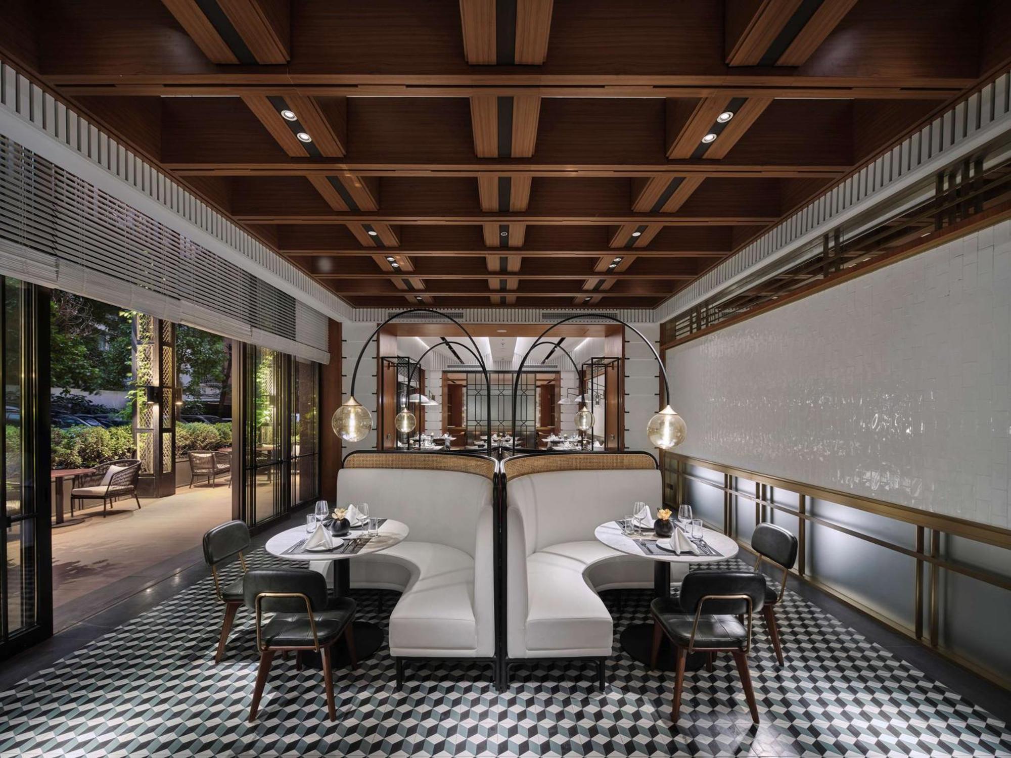 Hilton Garden Inn Guangzhou Tianhe - Free Shuttle Bus To Pazhou During Canton Fair Period And Buyers Registration Counter Available Hotel 4*