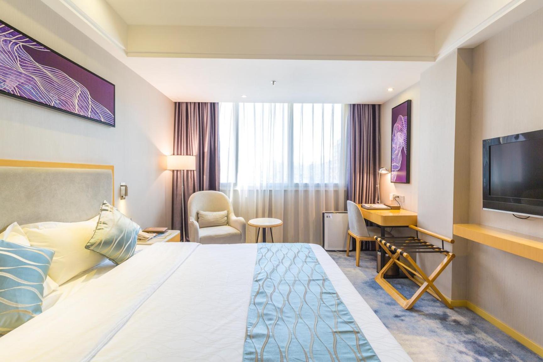 Seaman Hotel 4*