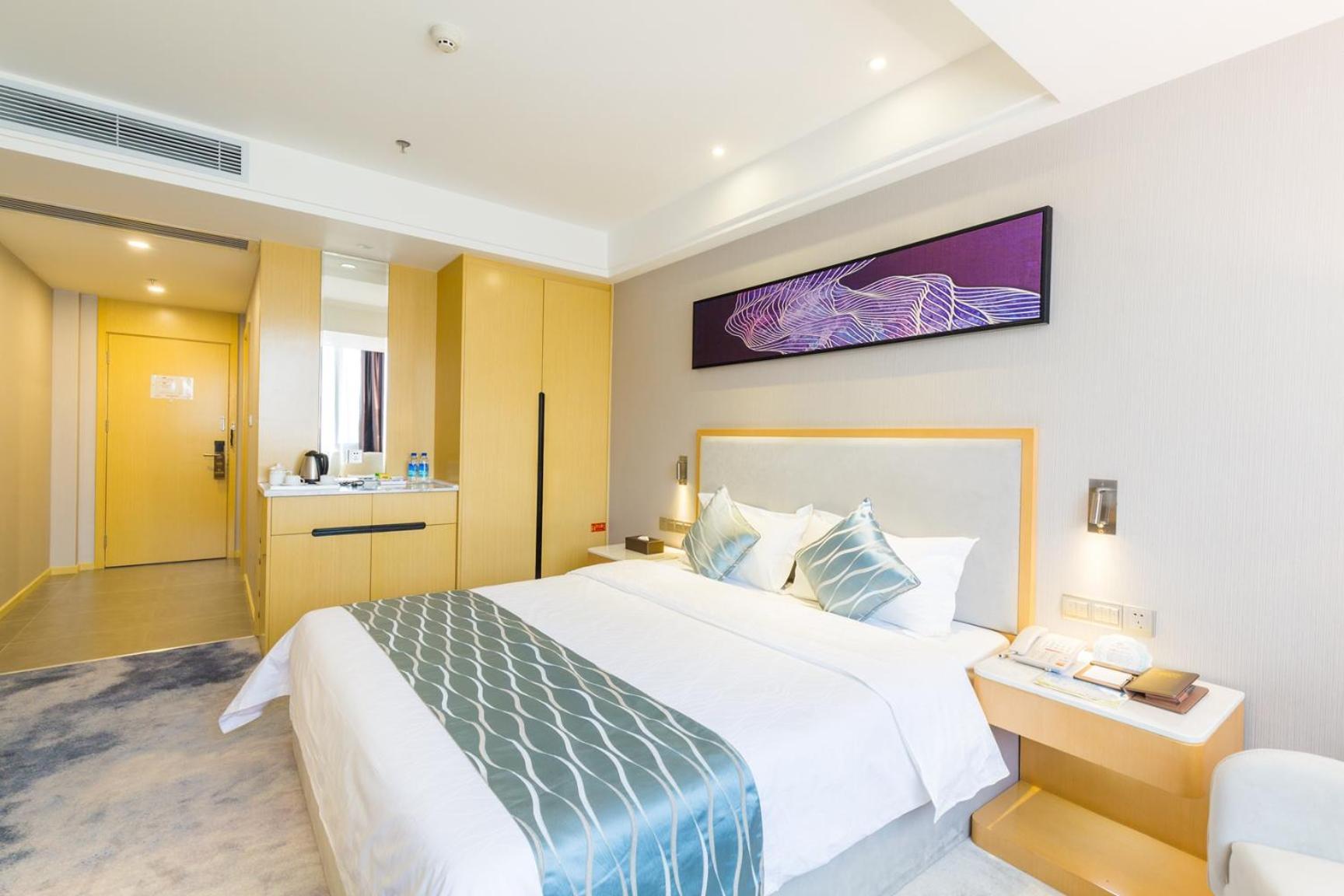 Hotel Seaman 4*