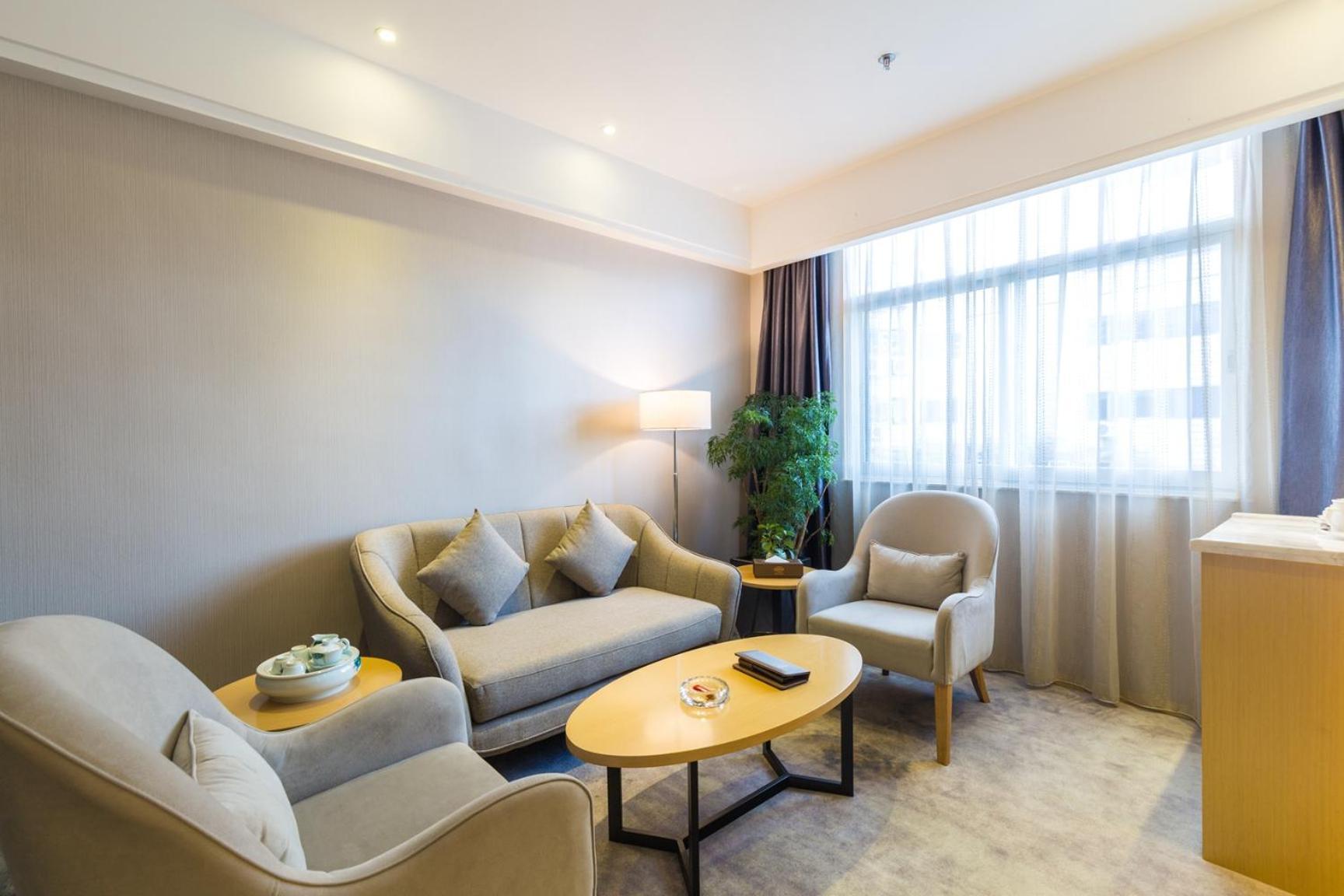 Seaman Hotel