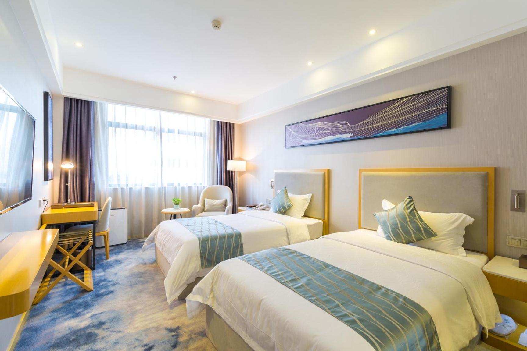 Seaman Hotel 4*
