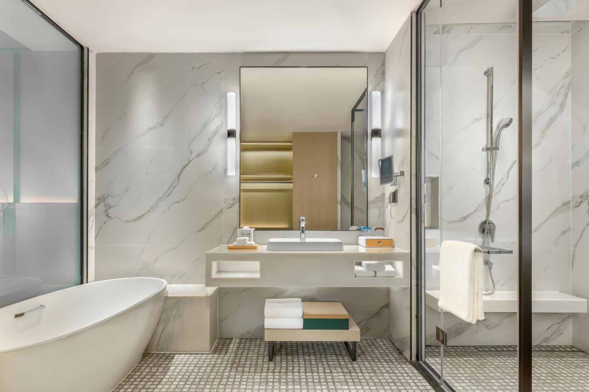 Element Baiyun Hotel 5*