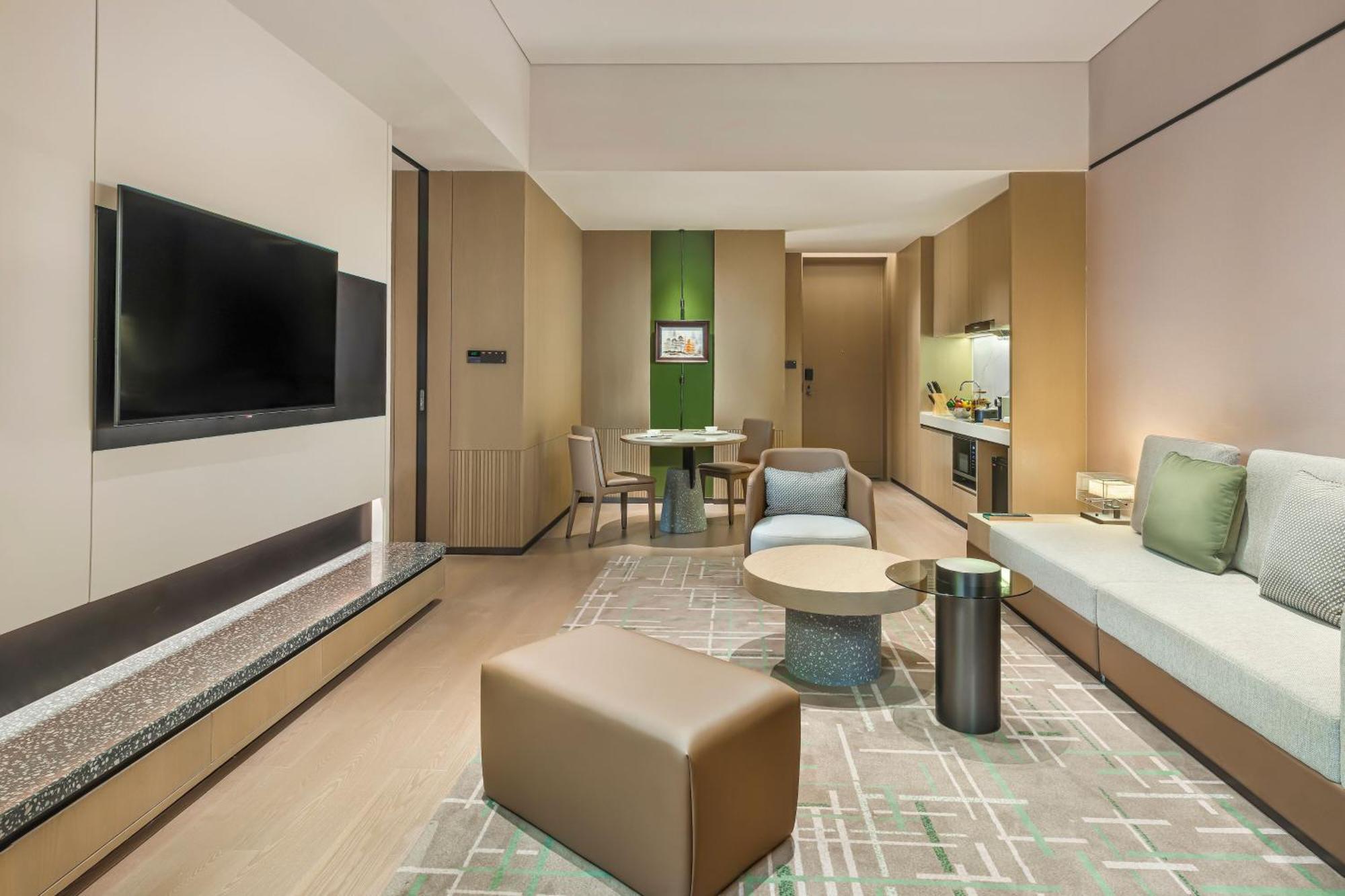 Hotel Element Baiyun 5*