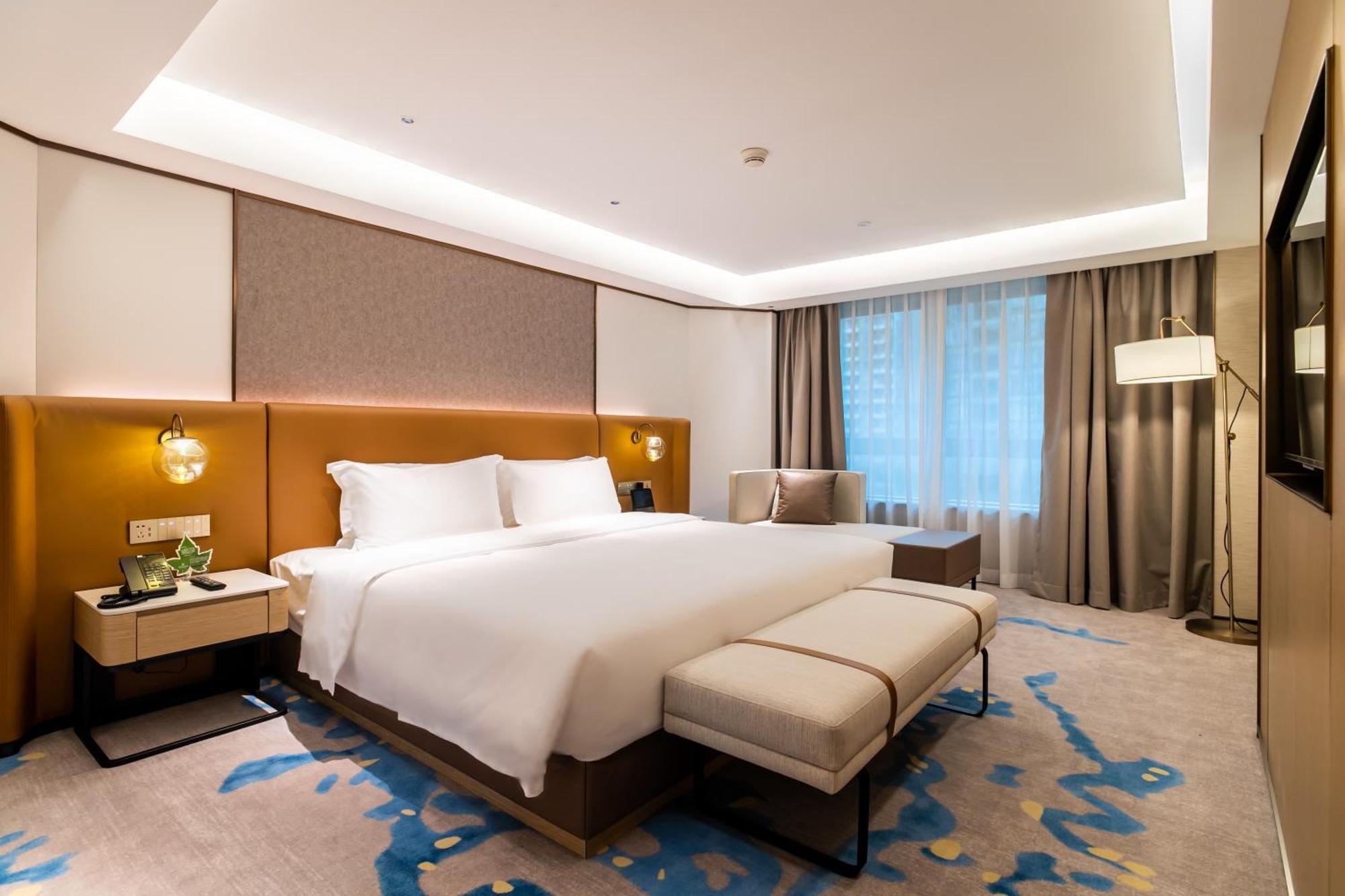 Landmark International Hotel 4*