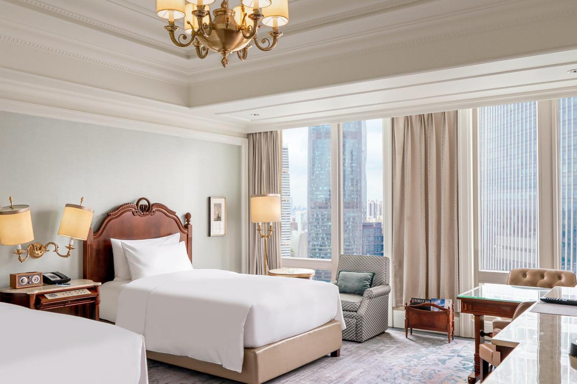The Ritz-carlton,