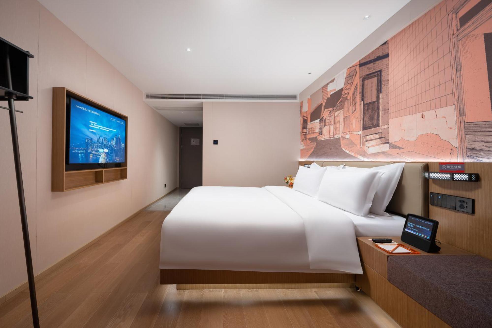 From K Huan Kai Tiyuxi Metro Station Hotel 4*
