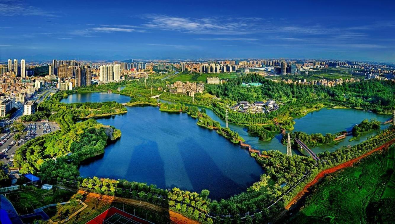 Baiyun Airport Mehood Liz Free Shuttle Bus To The 137th Fair Complex & Official Registration Agency