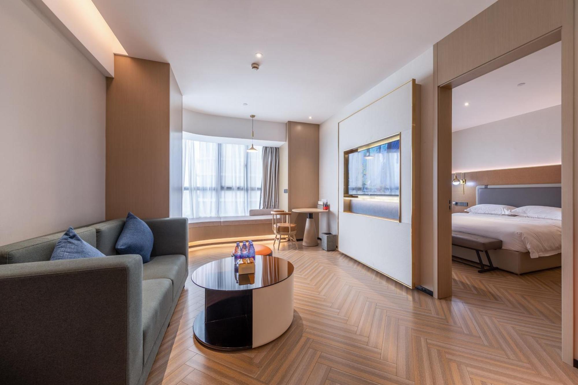 Hotel Baiyun Airport Mehood Liz Free Shuttle Bus To The 137th Fair Complex & Official Registration Agency Guangzhou