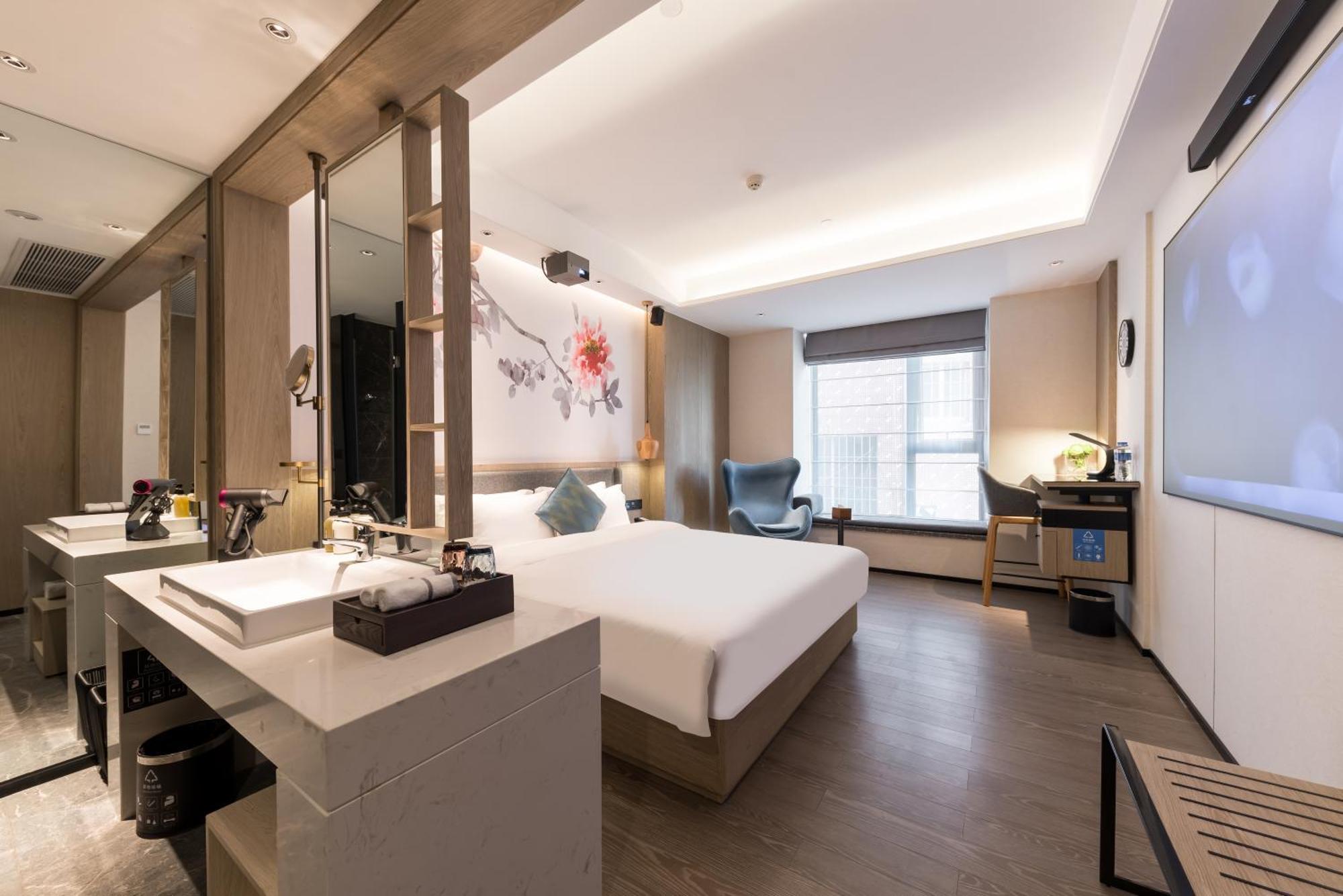Hotel Paco Tower Pazhou-free Shuttle Bus For Fair 4*