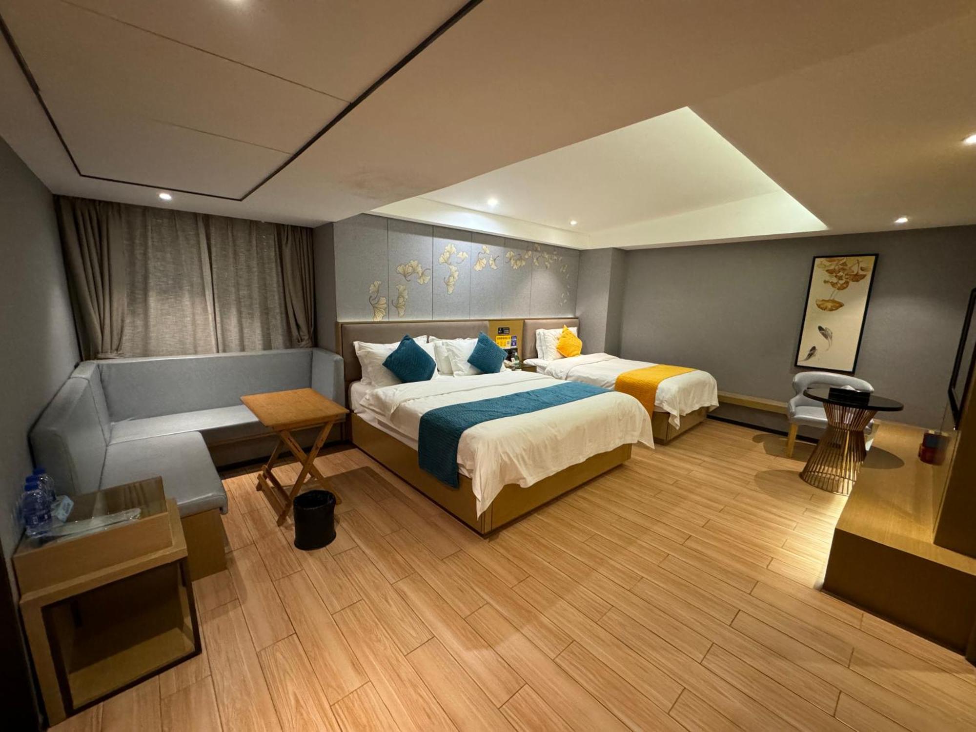 Orange Tree International Zhujiang New Town: Fair Shuttle
