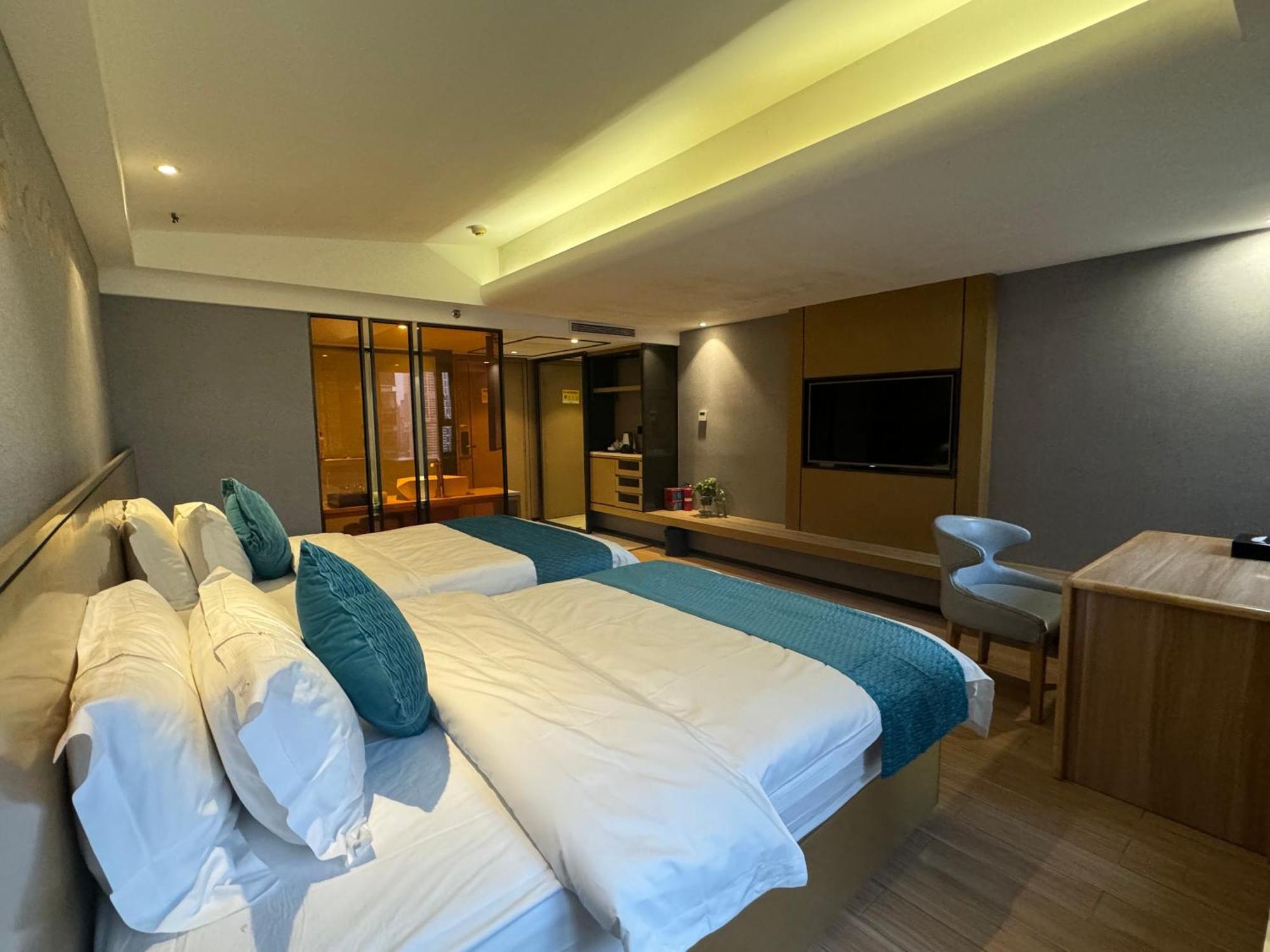 Orange Tree International Zhujiang New Town: Fair Shuttle