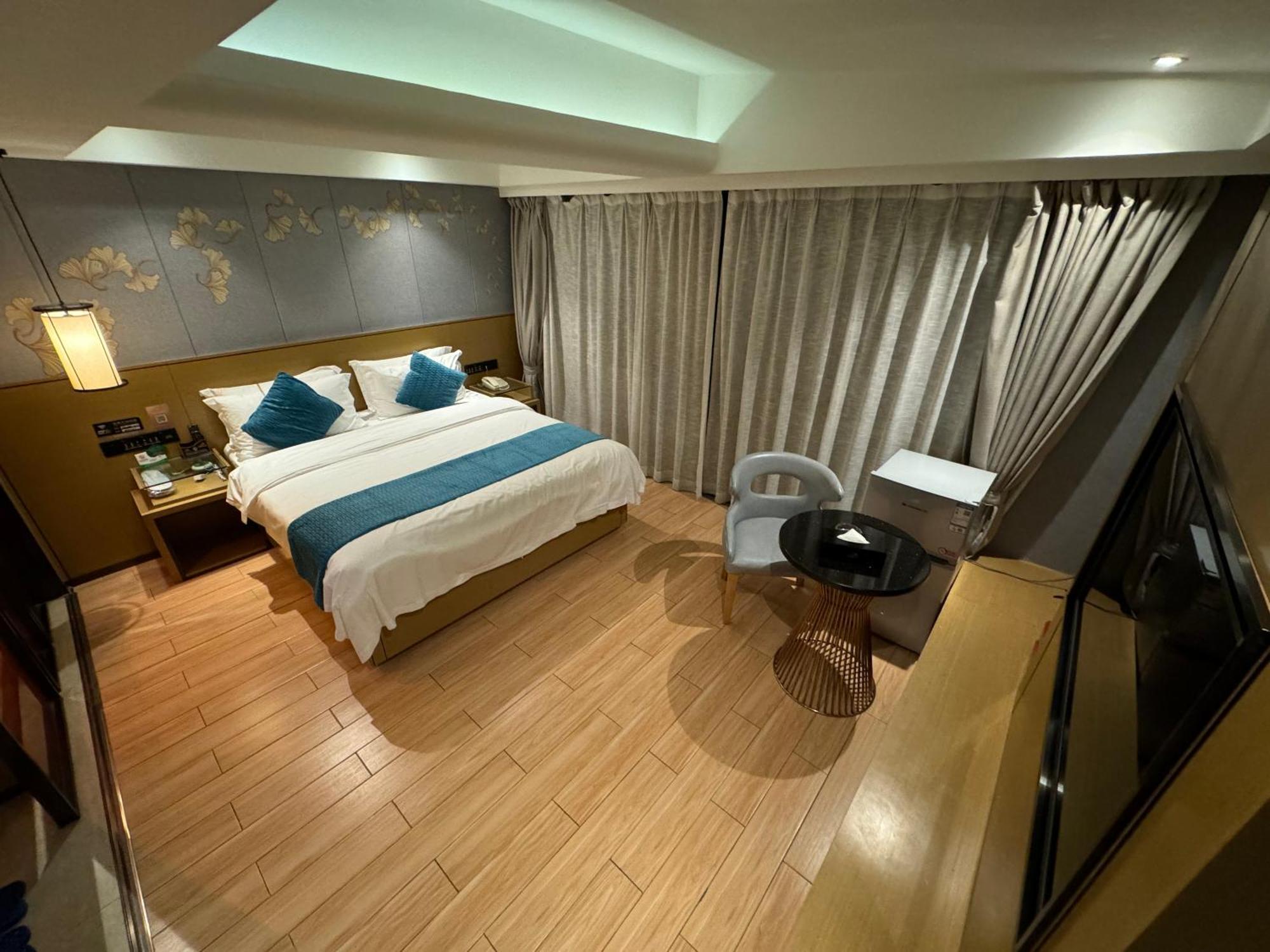 Orange Tree International Zhujiang New Town: Fair Shuttle