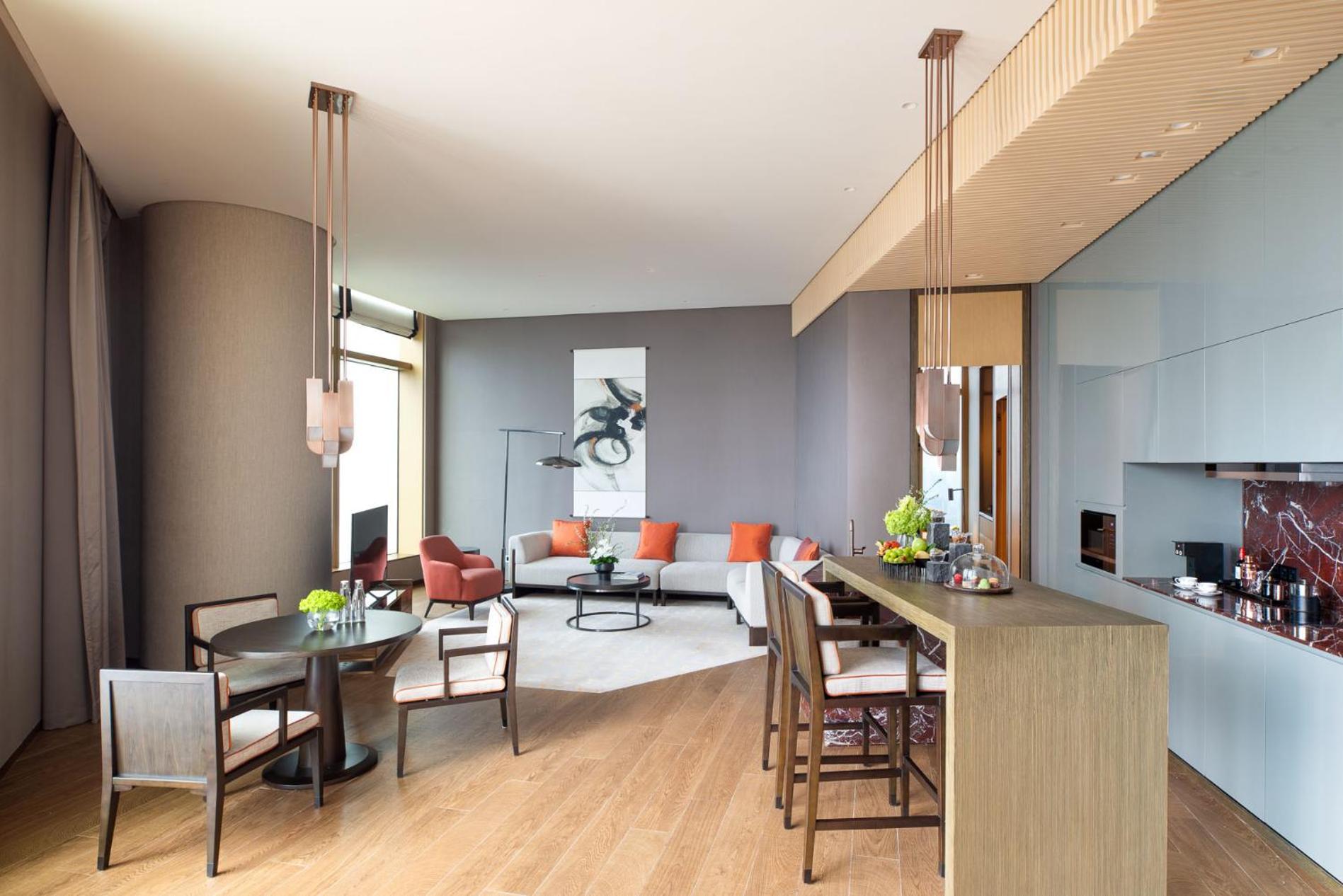 Hotel Jumeirah Guangzhou-complimentary Shuttle Bus To Fair Complex
