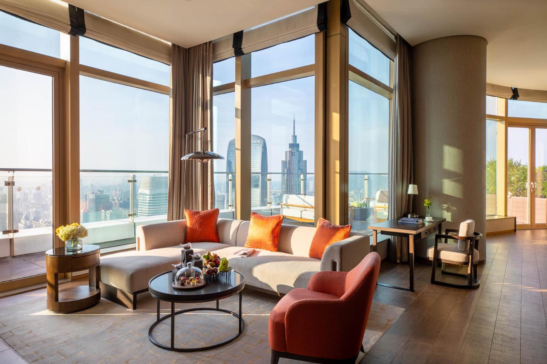 Hotel Jumeirah Guangzhou-complimentary Shuttle Bus To Fair Complex 5*
