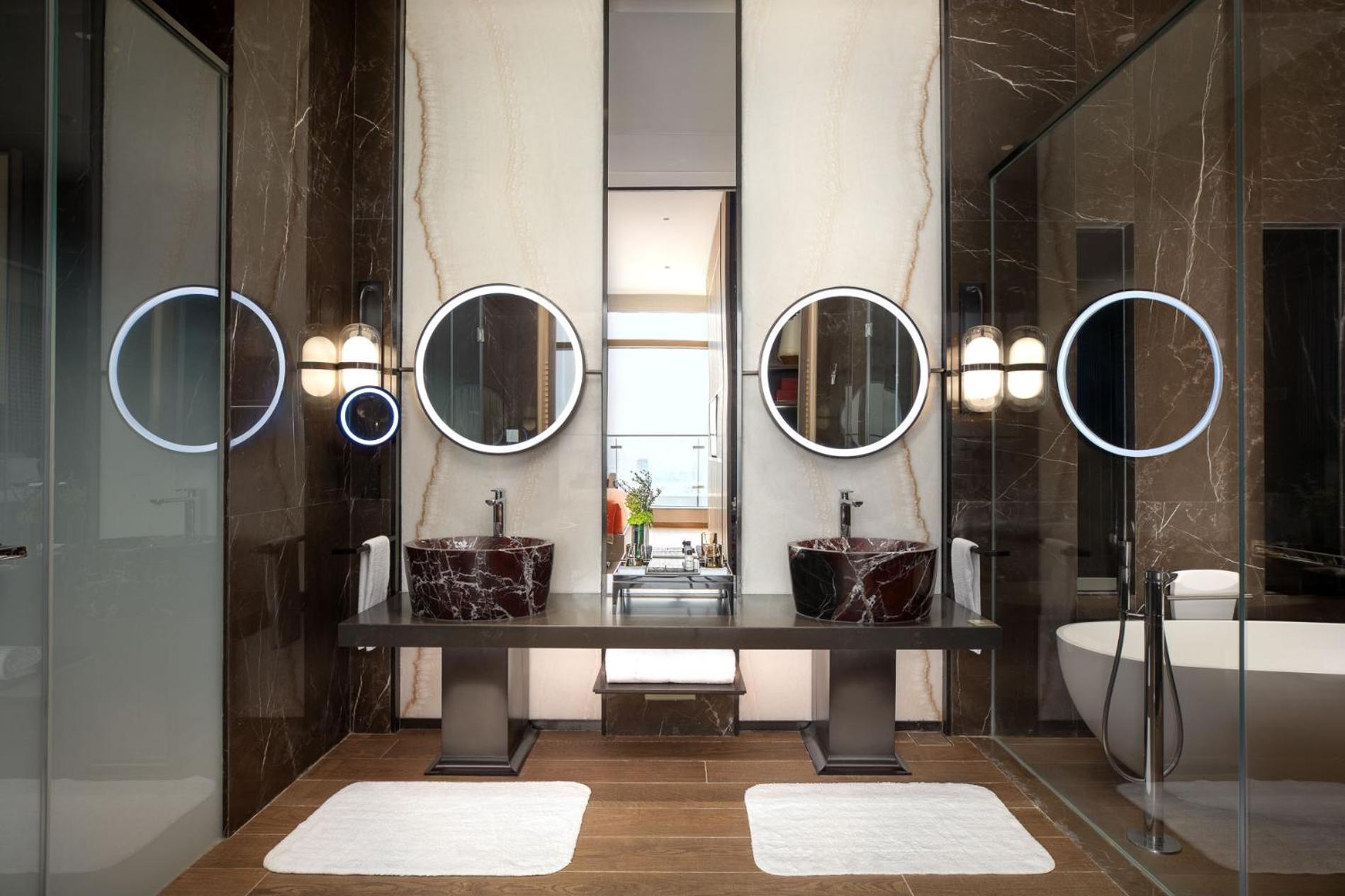 Jumeirah Guangzhou-complimentary Shuttle Bus To Fair Complex Hotel