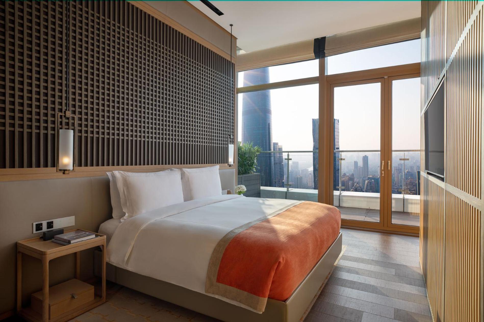 Jumeirah Guangzhou-complimentary Shuttle Bus To Fair Complex 5*