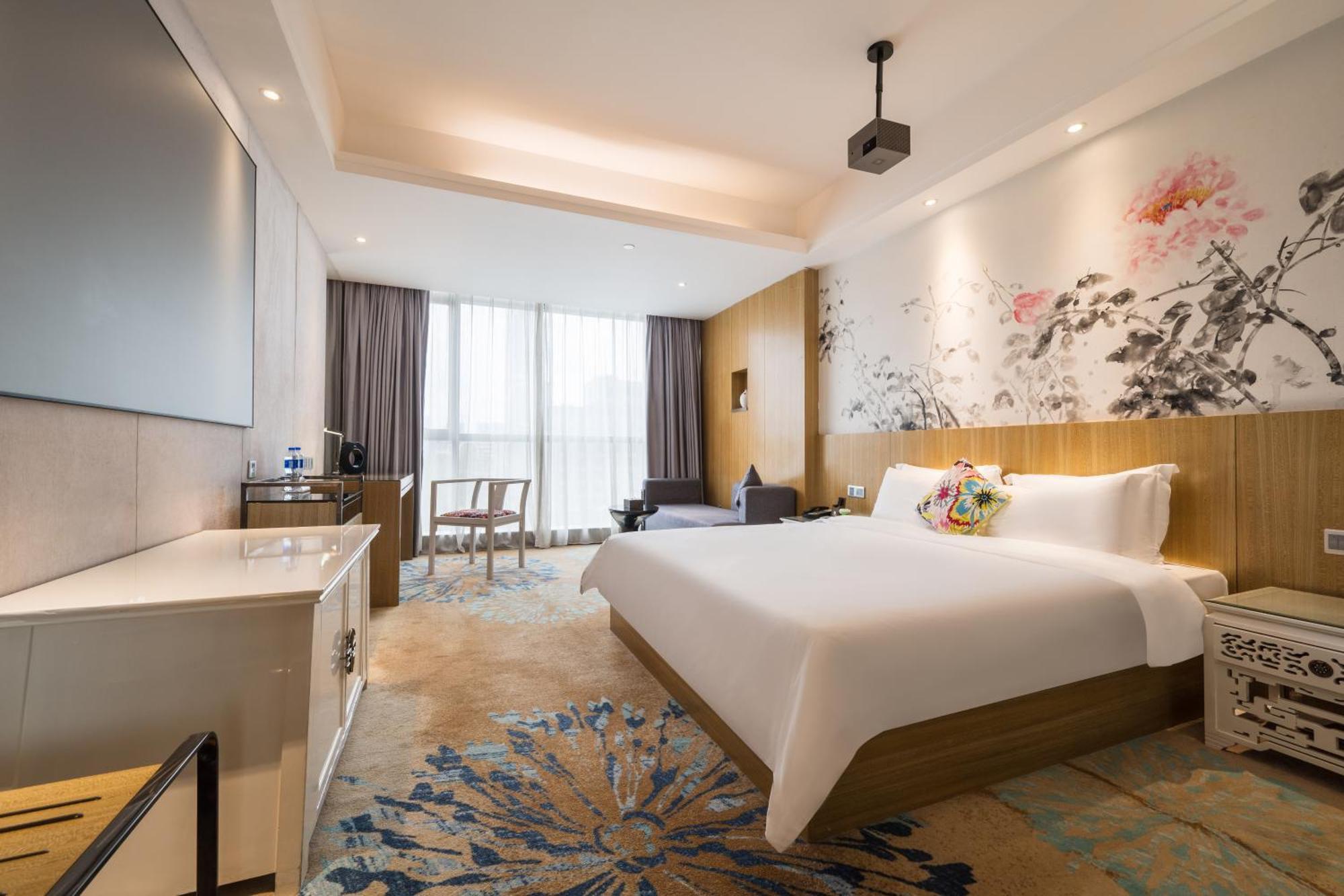 Hotel Paco Tаojin Metro - Free Shuttle Bus For Centen Fair 4*