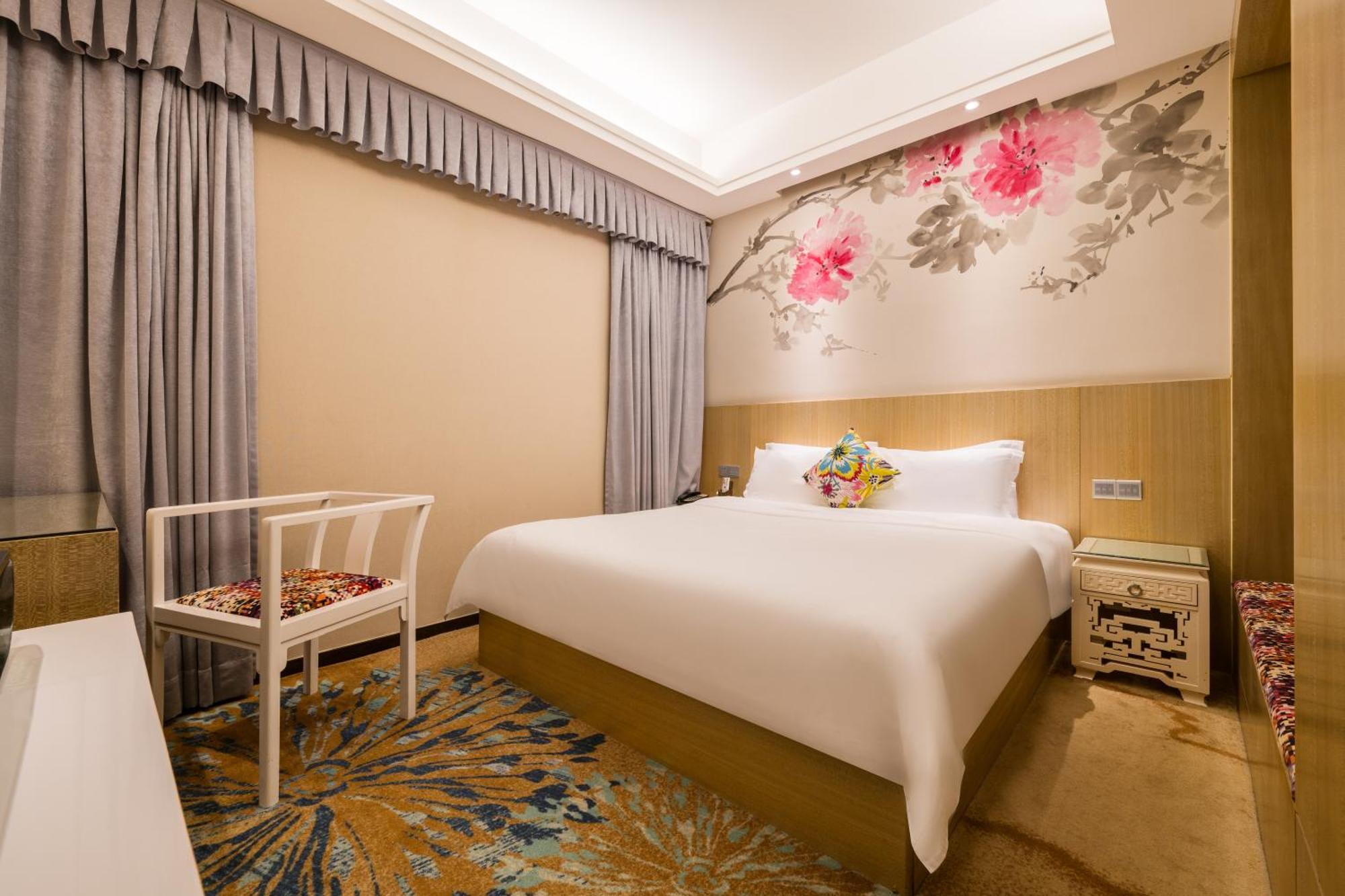 Paco Tаojin Metro - Free Shuttle Bus For Centen Fair Hotel 4*