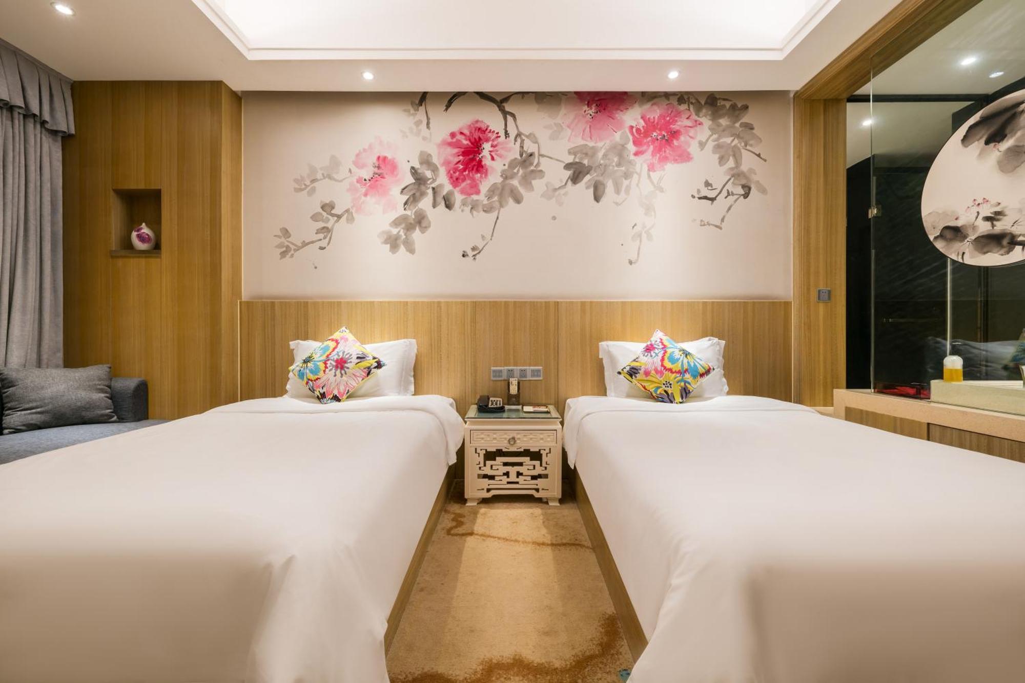Hotel Paco Tаojin Metro - Free Shuttle Bus For Centen Fair Guangzhou