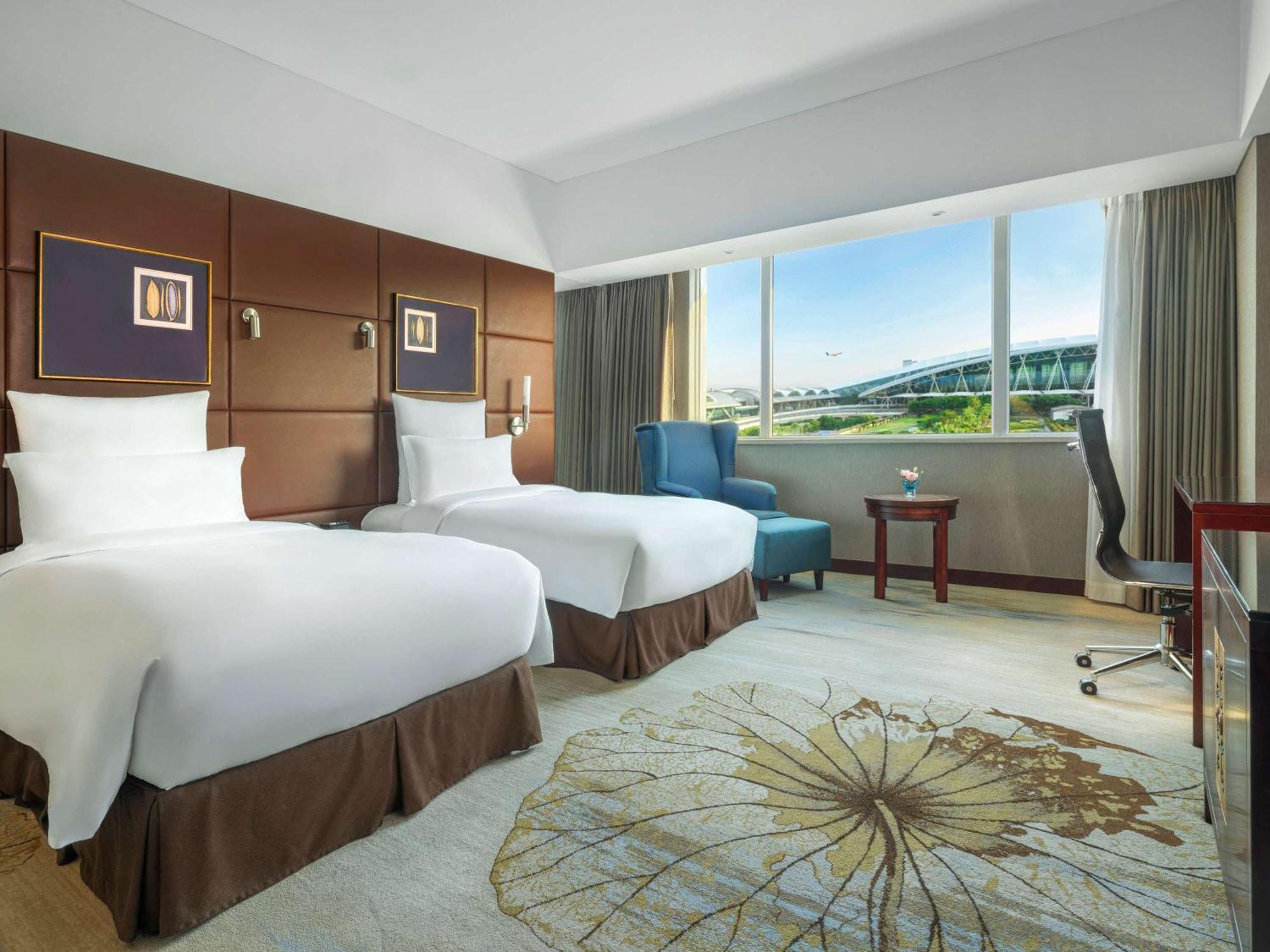 Hotel Pullman Baiyun Airport - Free Shuttle Bus & Official Registration Agency During Fair 5*