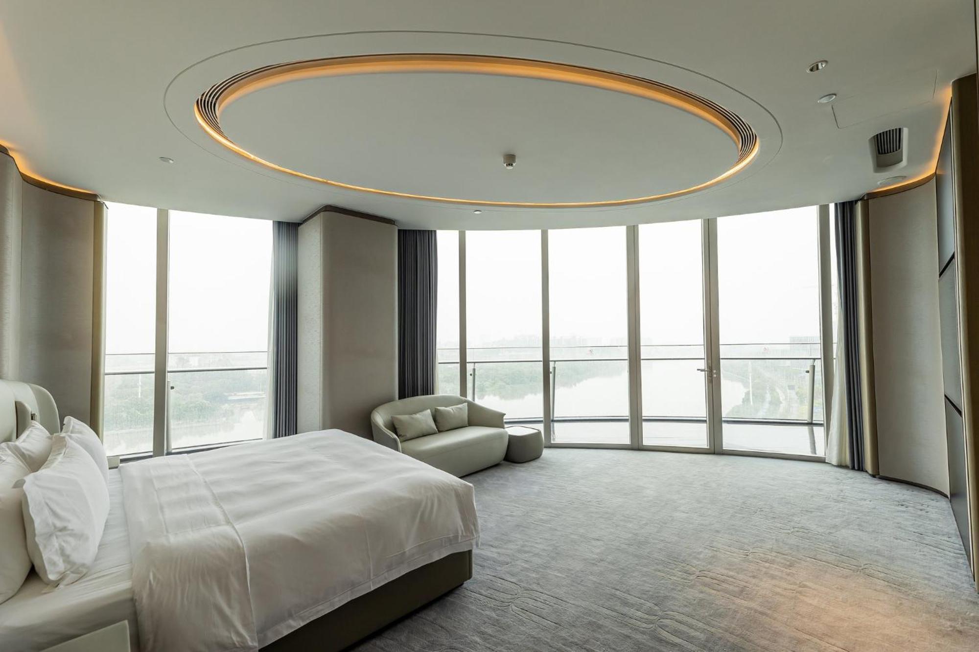 Vignette Collection The Xanadu Guangzhou, An Ihg Hotel - -Free Canton Fair Shuttle Bus During Canton Fair Hotel Guangzhou