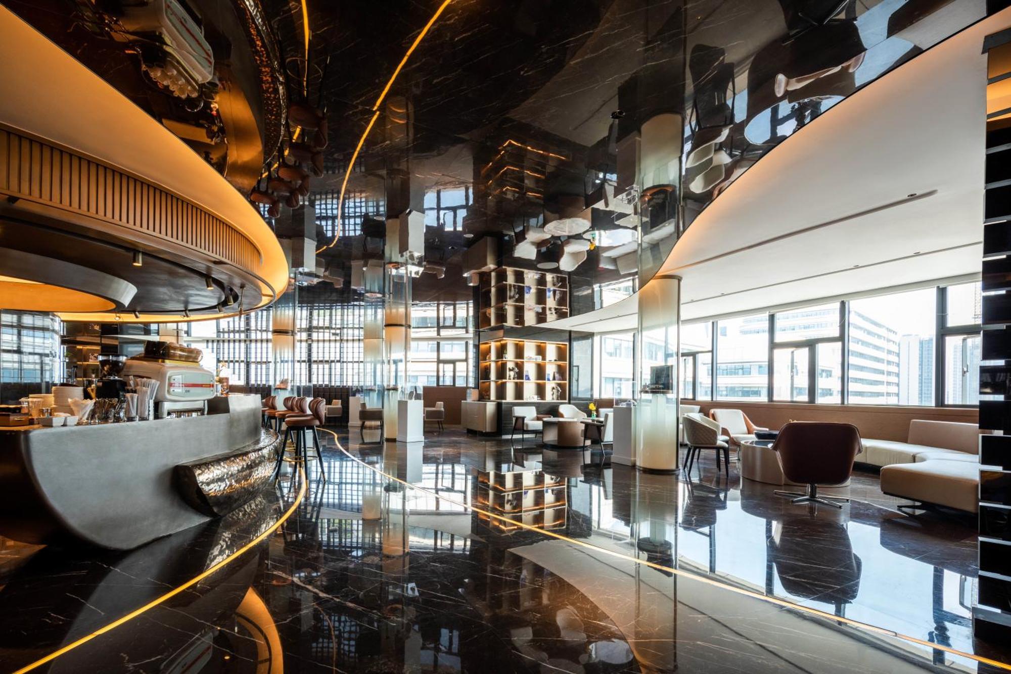 Banana S Design Hotel 3*