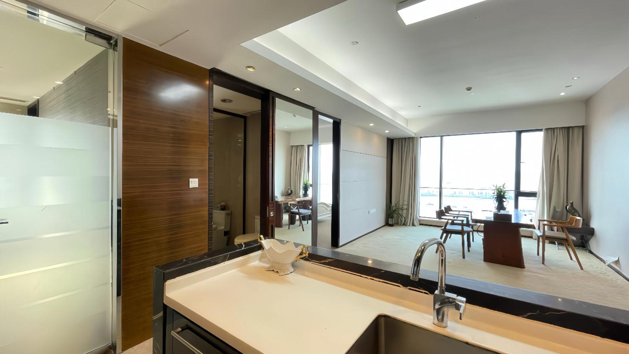Xing Yi International - Poly World Branch Guangzhou