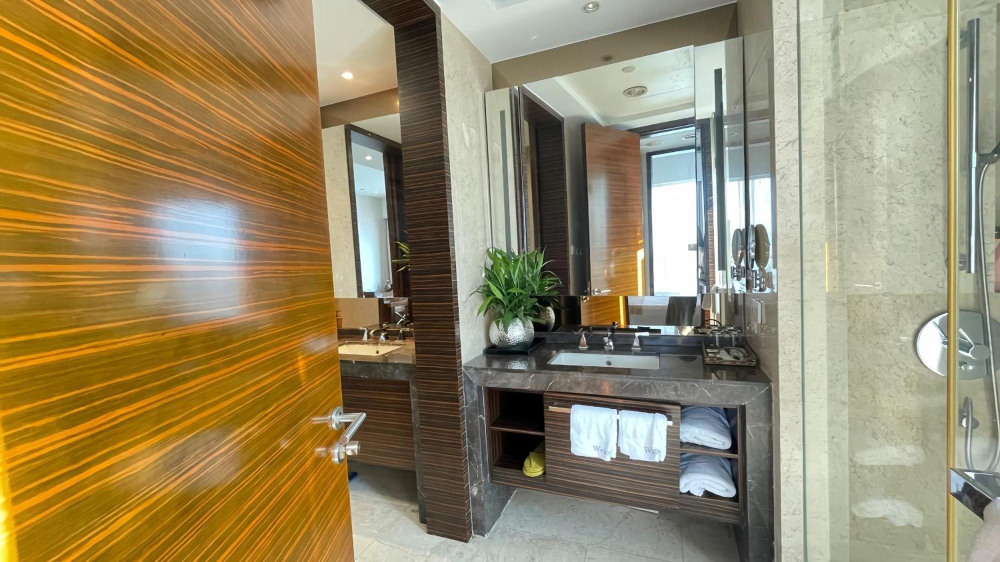 Xing Yi International - Poly World Branch Apartment Guangzhou
