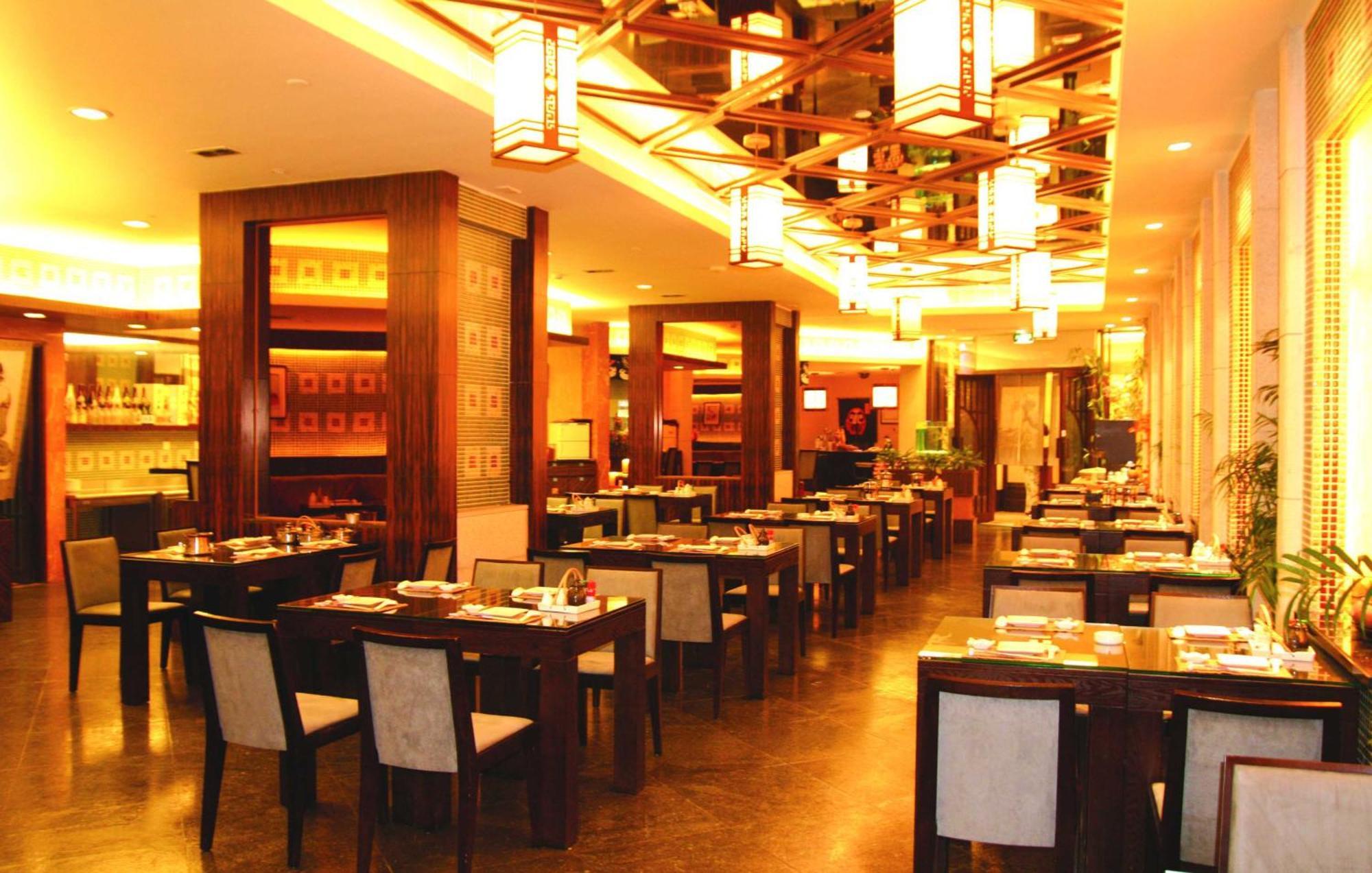 Hotel The Royal Marina Plaza