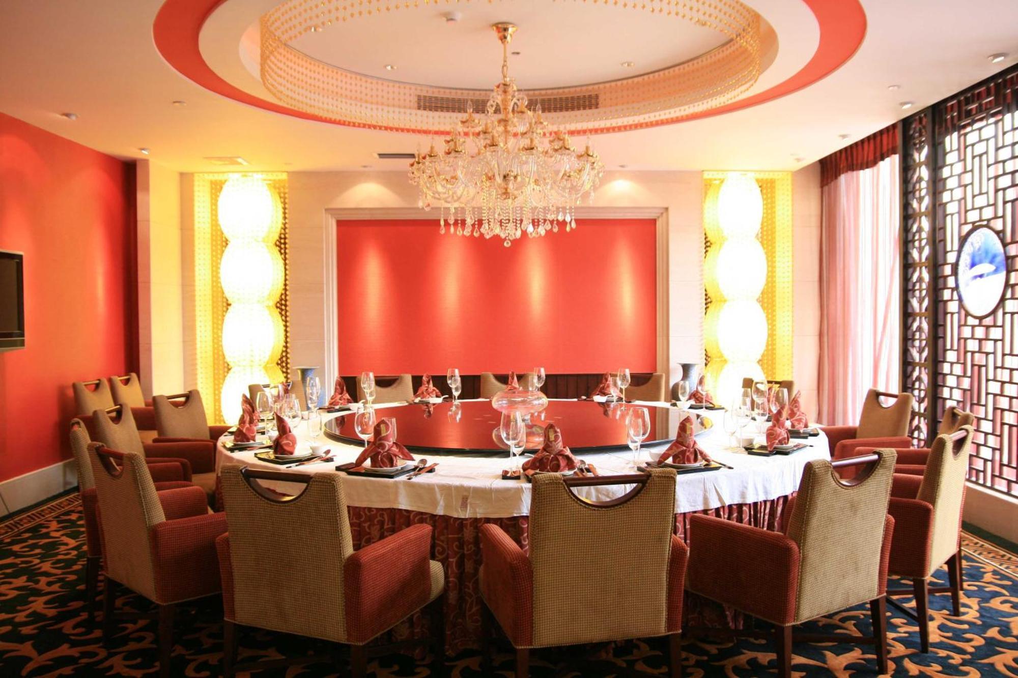 Hotel The Royal Marina Plaza 5*