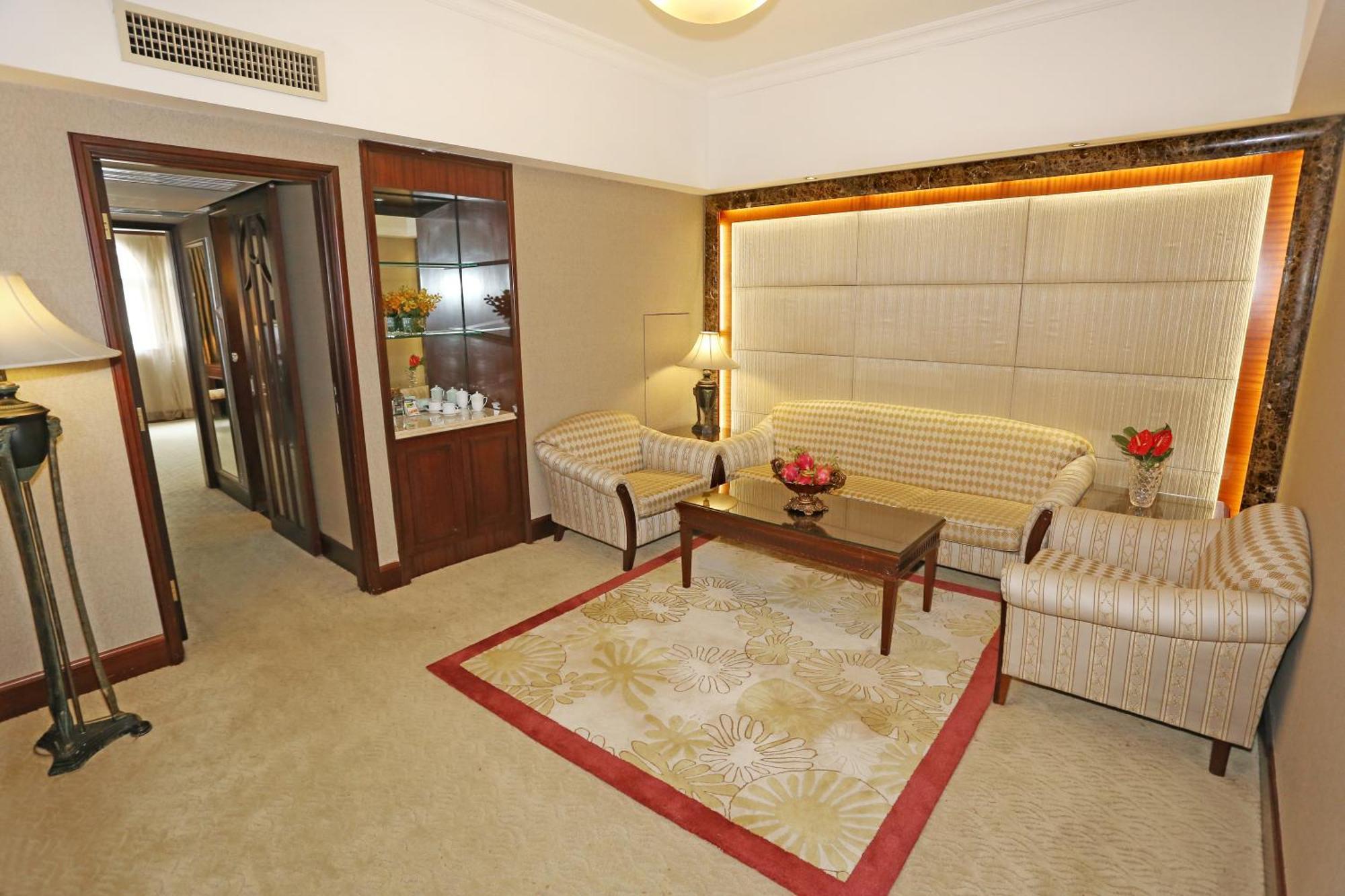 Grand Palace - Grand Management Group - Free Shuttle Bus To Fair During Fair Period