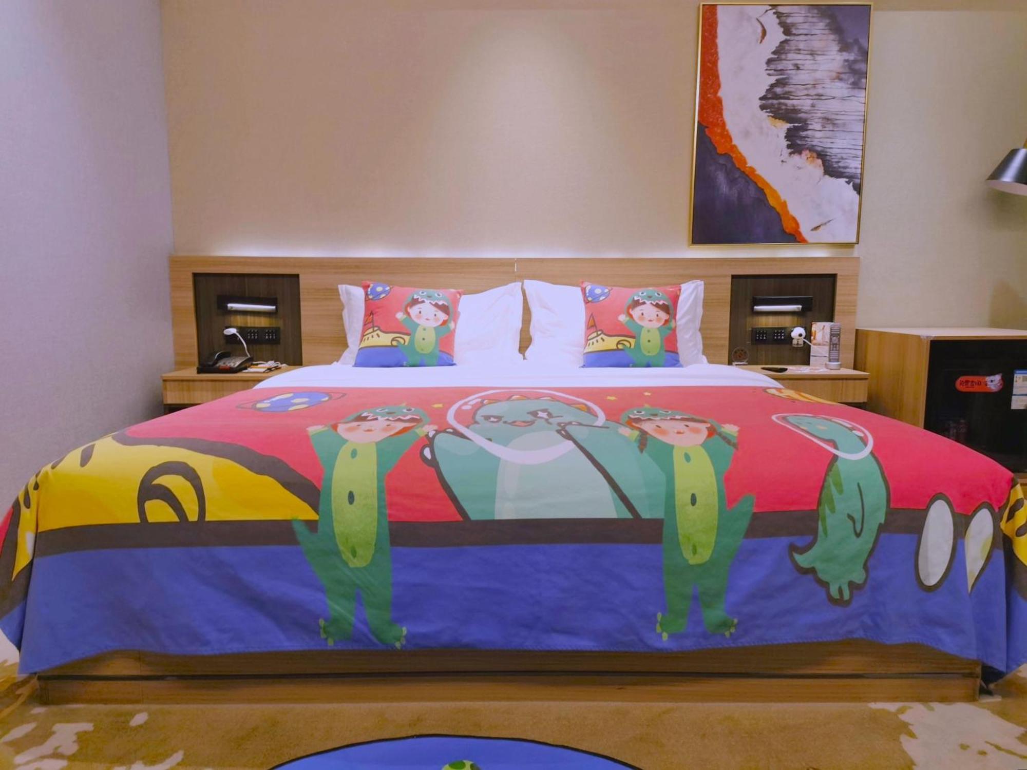 Hotel 广州白云机场花东朝阳路亚朵酒店