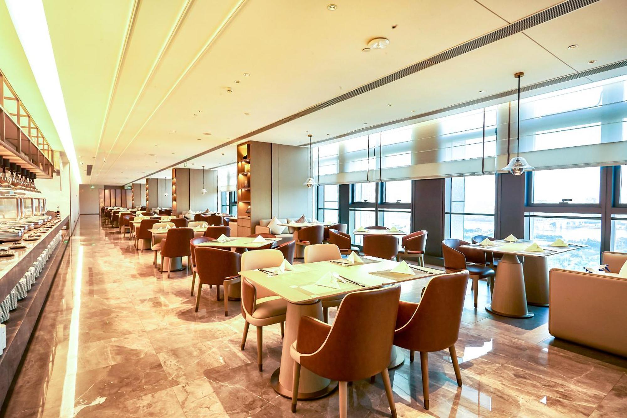 Hotel Pazhou Ln Dongfang Hotel-free Shuttle Bus To The Pazhou Convention Complex During Fair Period Guangzhou