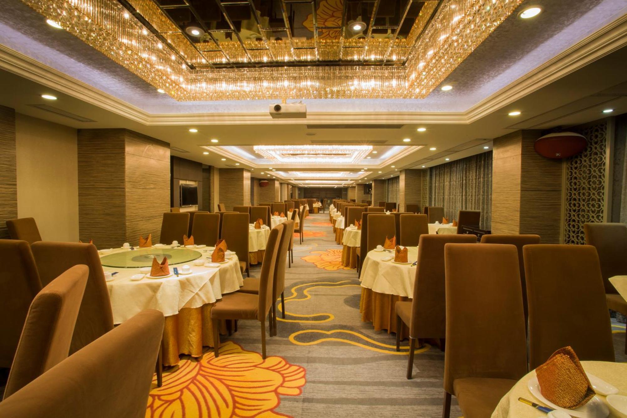 La Perle International - Free Shuttle Between And Exhibition Center During Fair & Exhibitor Registration Counter Hotel 5*