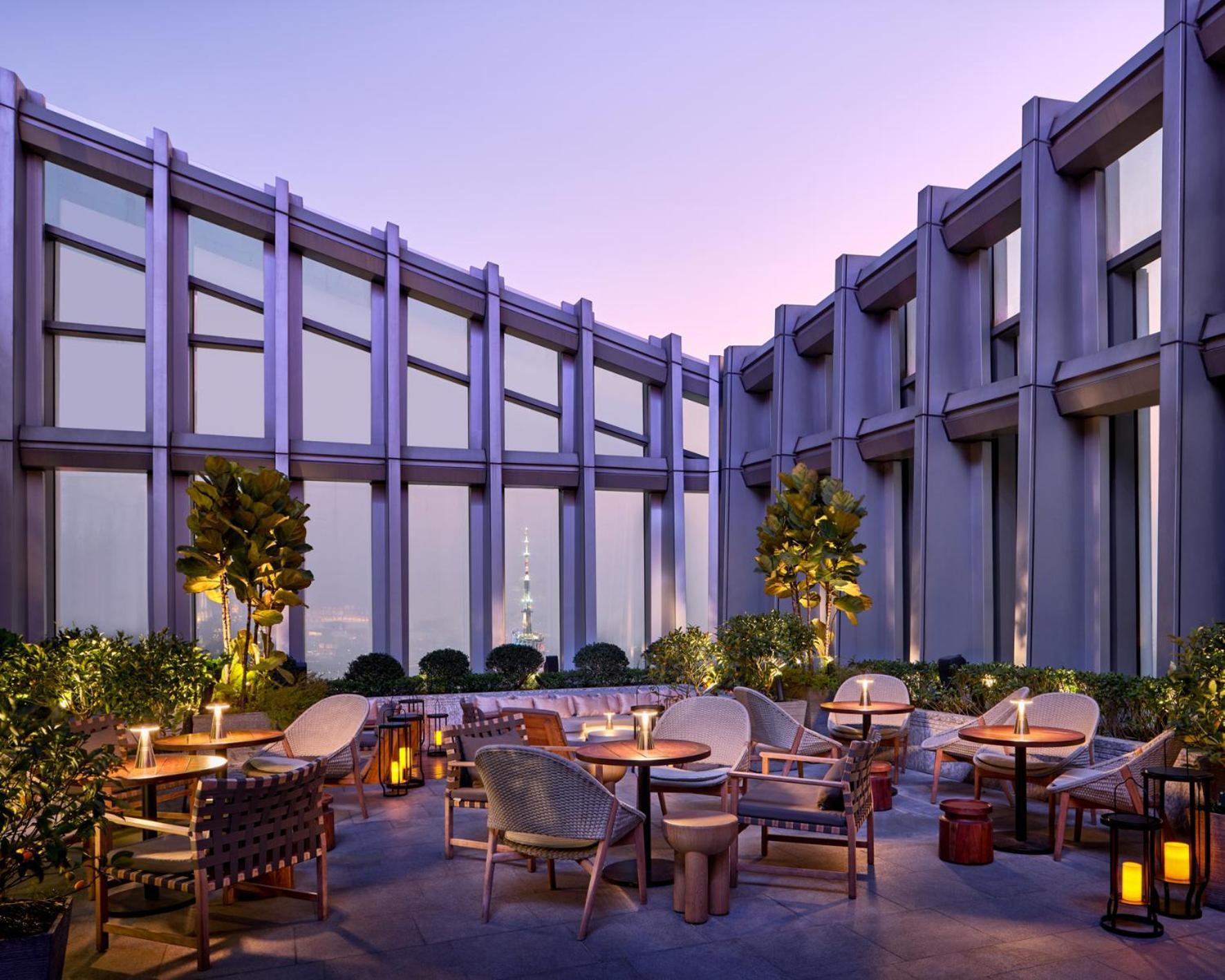 Rosewood Guangzhou, Enjoy Free Shuttle Bus Service Between The And The Fair Complex During The Fair 5*