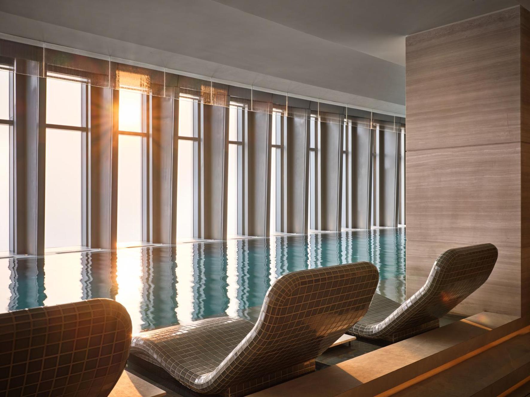 Rosewood Guangzhou, Enjoy Free Shuttle Bus Service Between The And The Fair Complex During The Fair Guangzhou