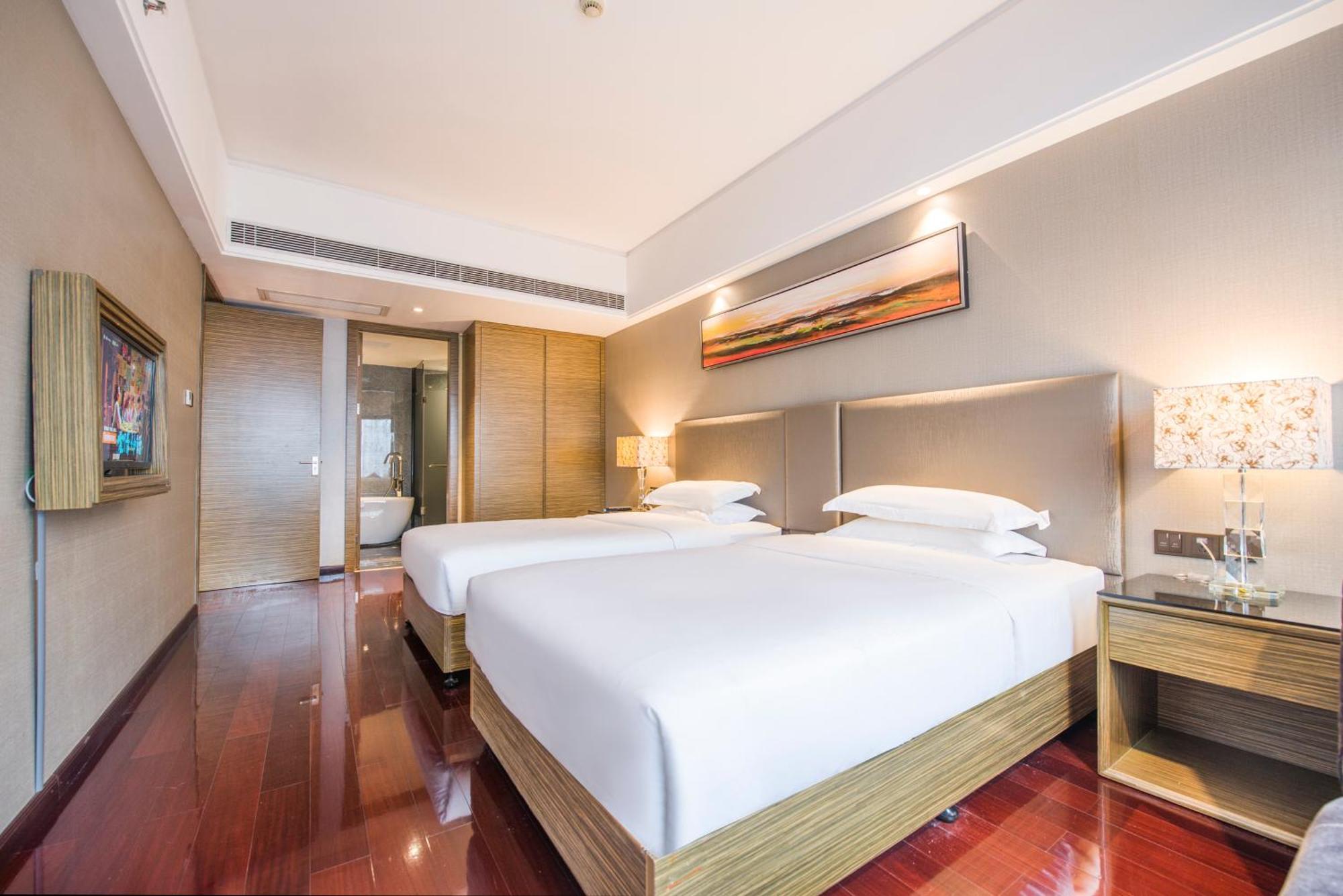 Hotel La Perle International - Free Shuttle Between And Exhibition Center During Fair & Exhibitor Registration Counter 5*