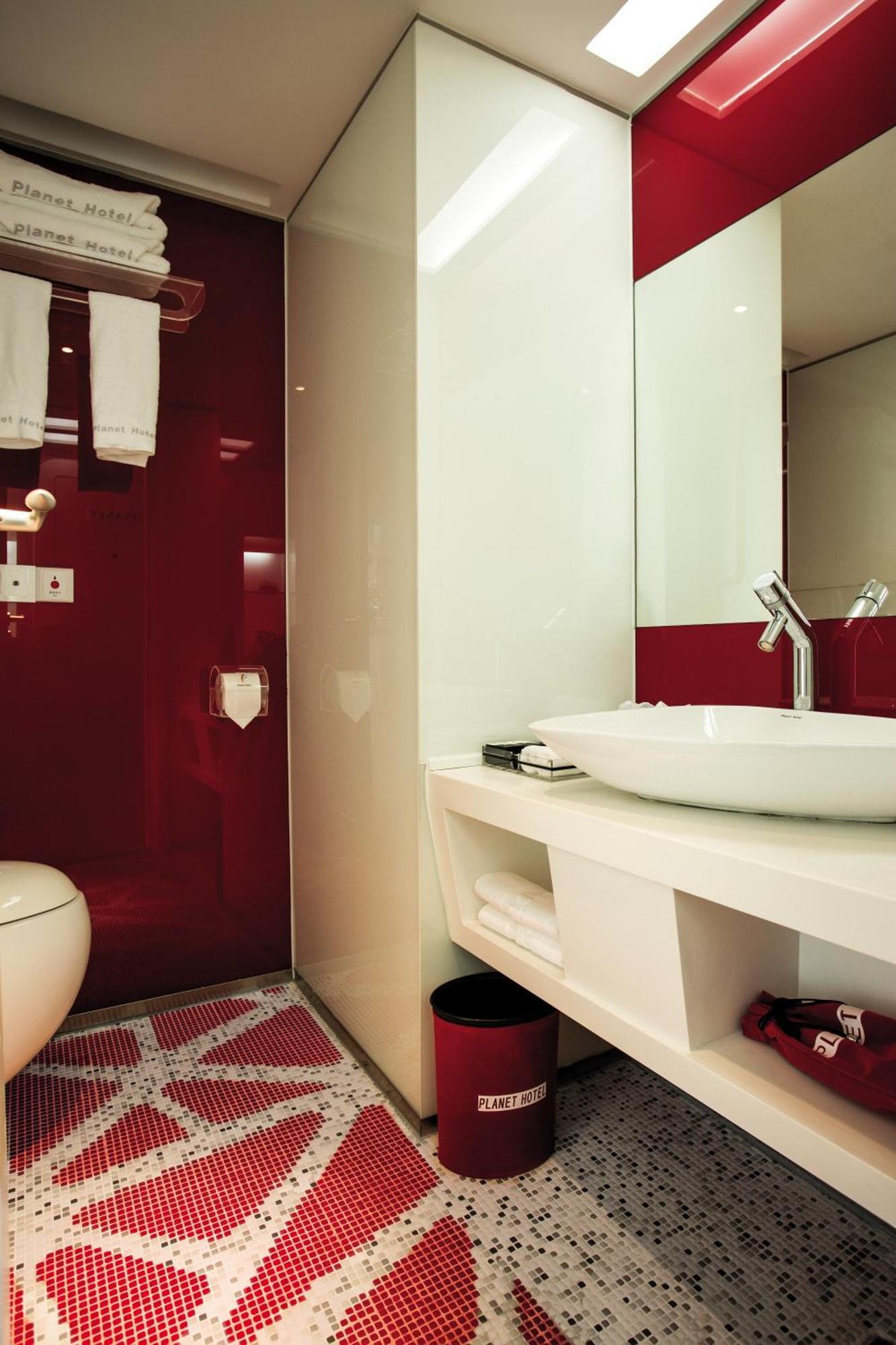 Planet Hotel 4*